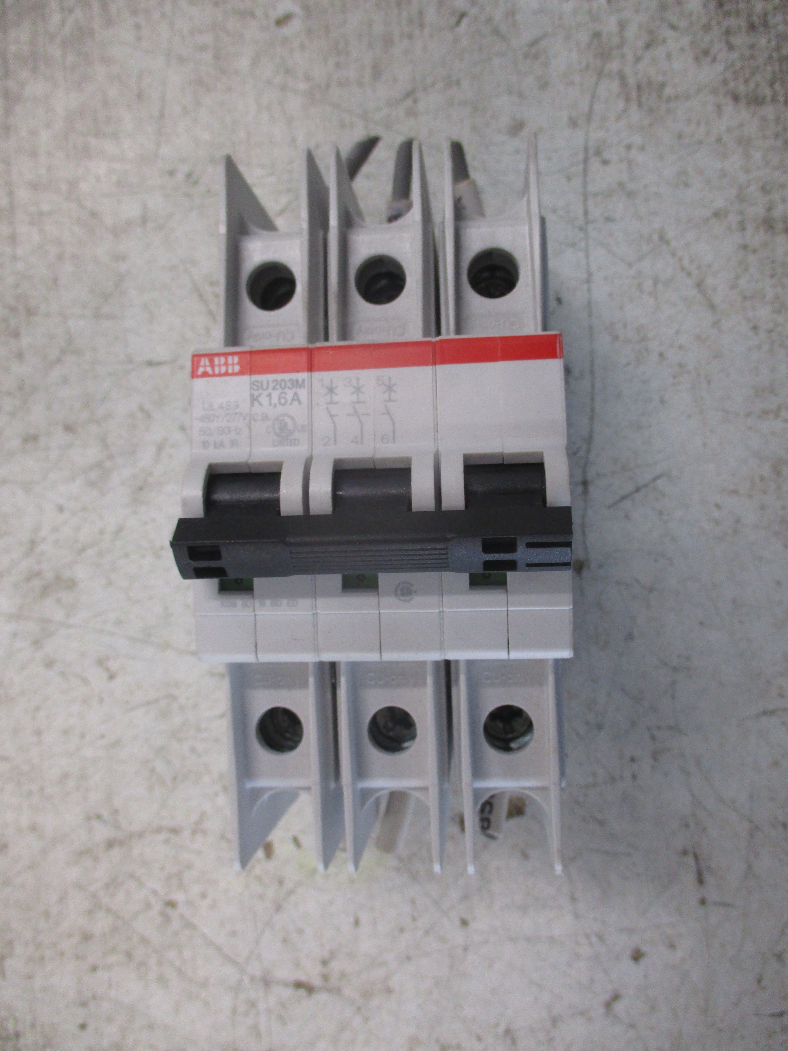 ABB Circuit Breaker SU203M K1.6A 480Y/277V 1.6A 3P Used