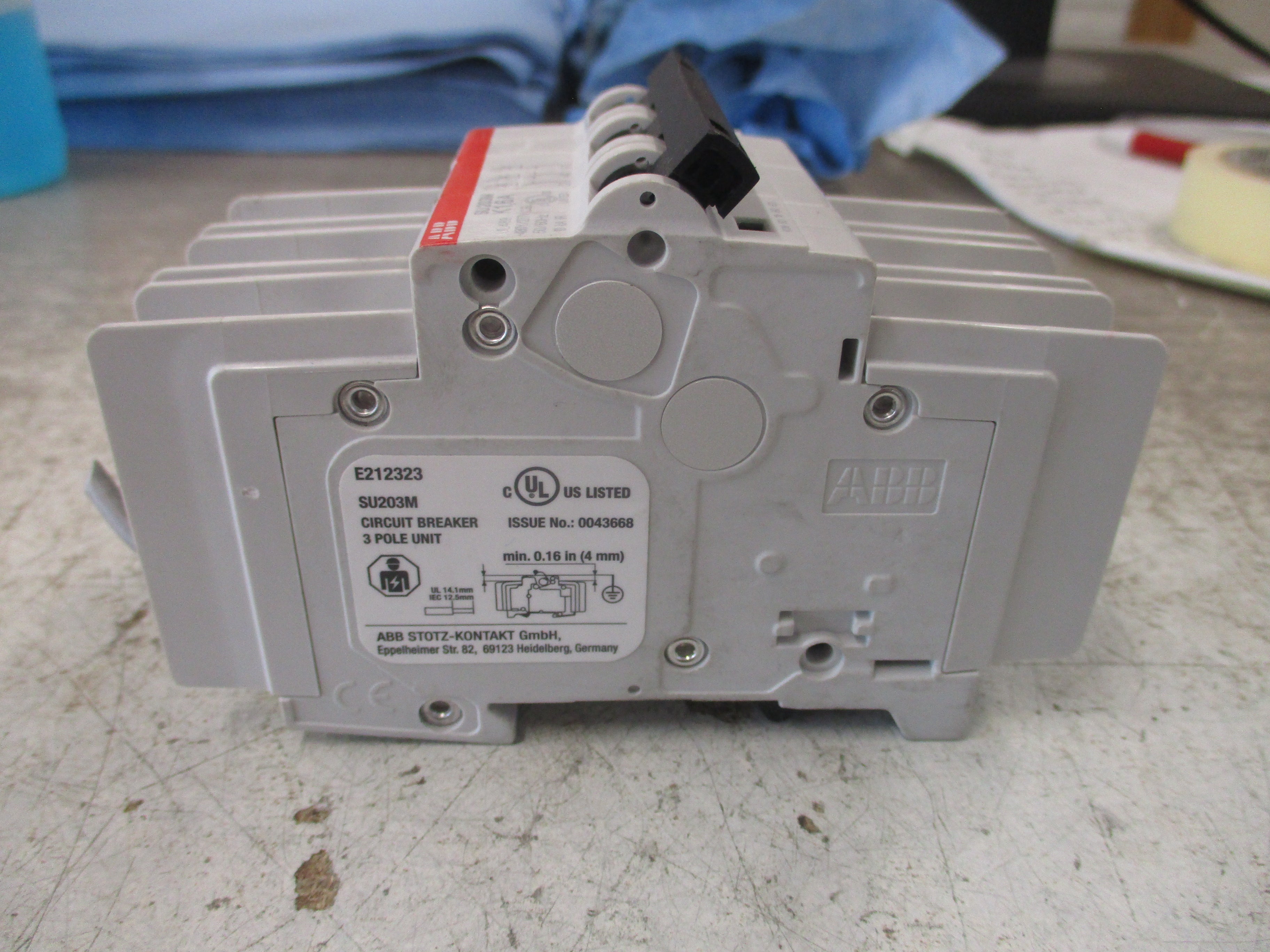 ABB Circuit Breaker SU203M K1.6A 480Y/277V 1.6A 3P Used