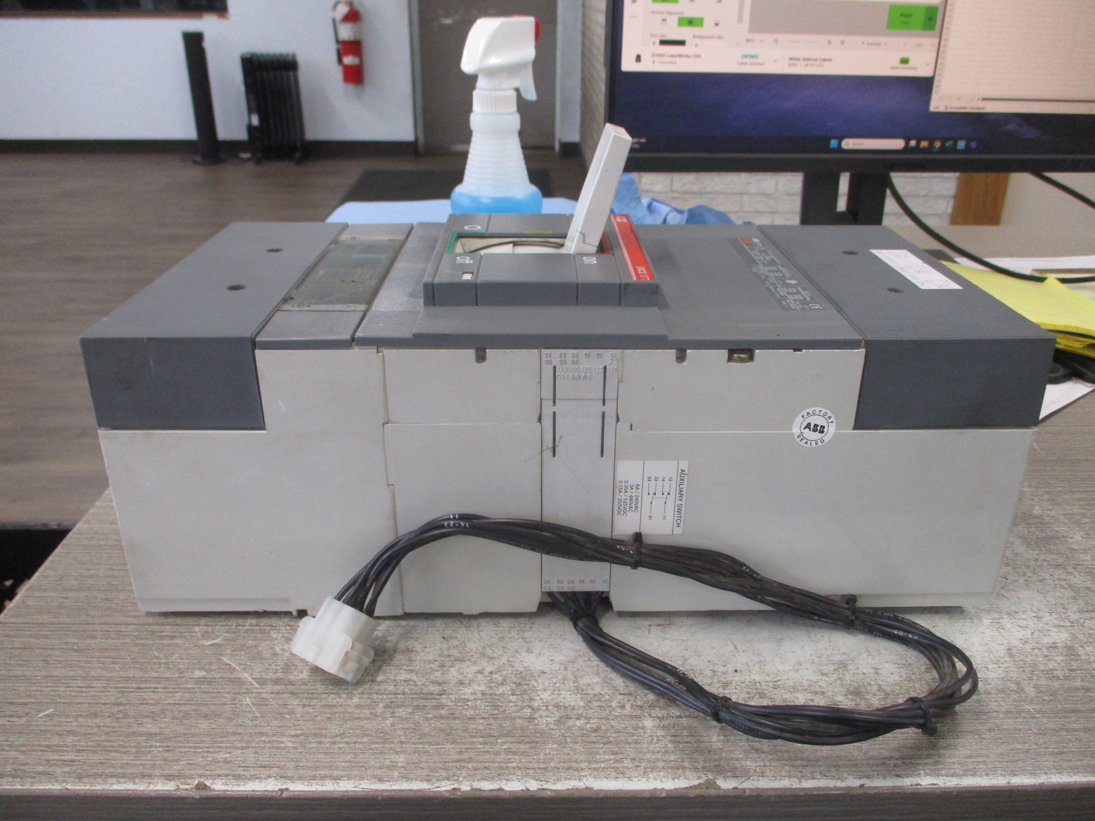 ABB SACE S7 Circuit Breaker S7H PR211 1000A 600V 3P Shunt Trip Aux. Switch Used