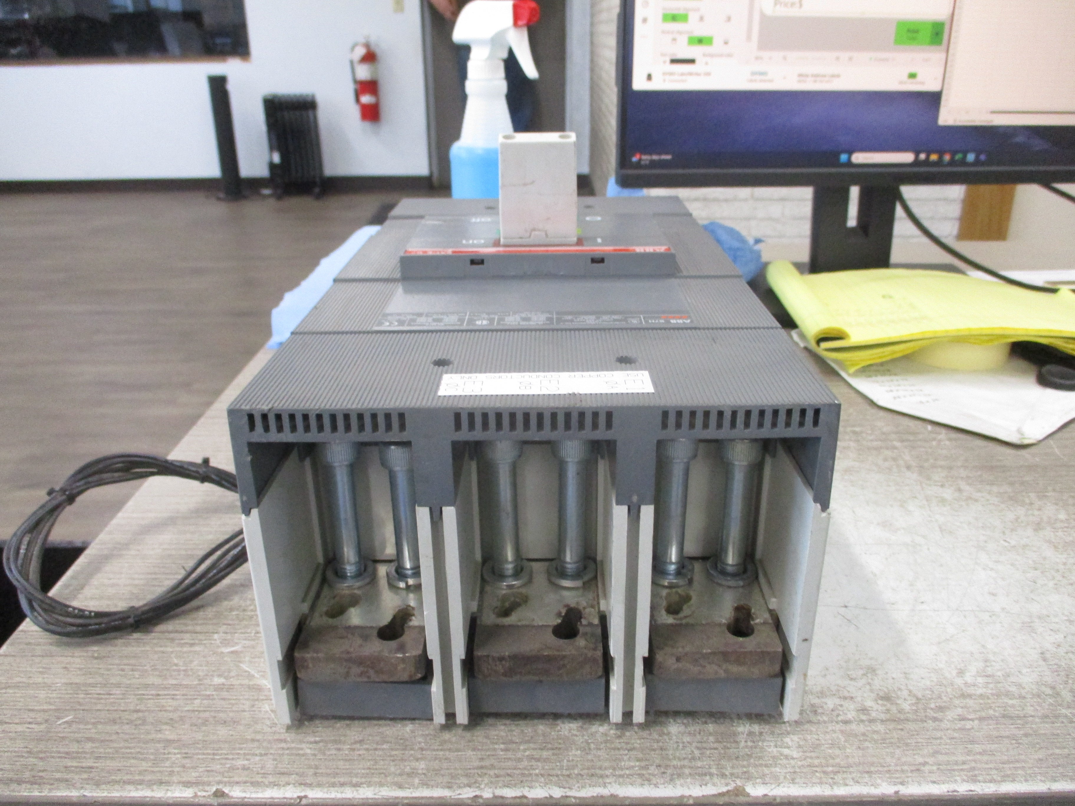 ABB SACE S7 Circuit Breaker S7H PR211 1000A 600V 3P Shunt Trip Aux. Switch Used