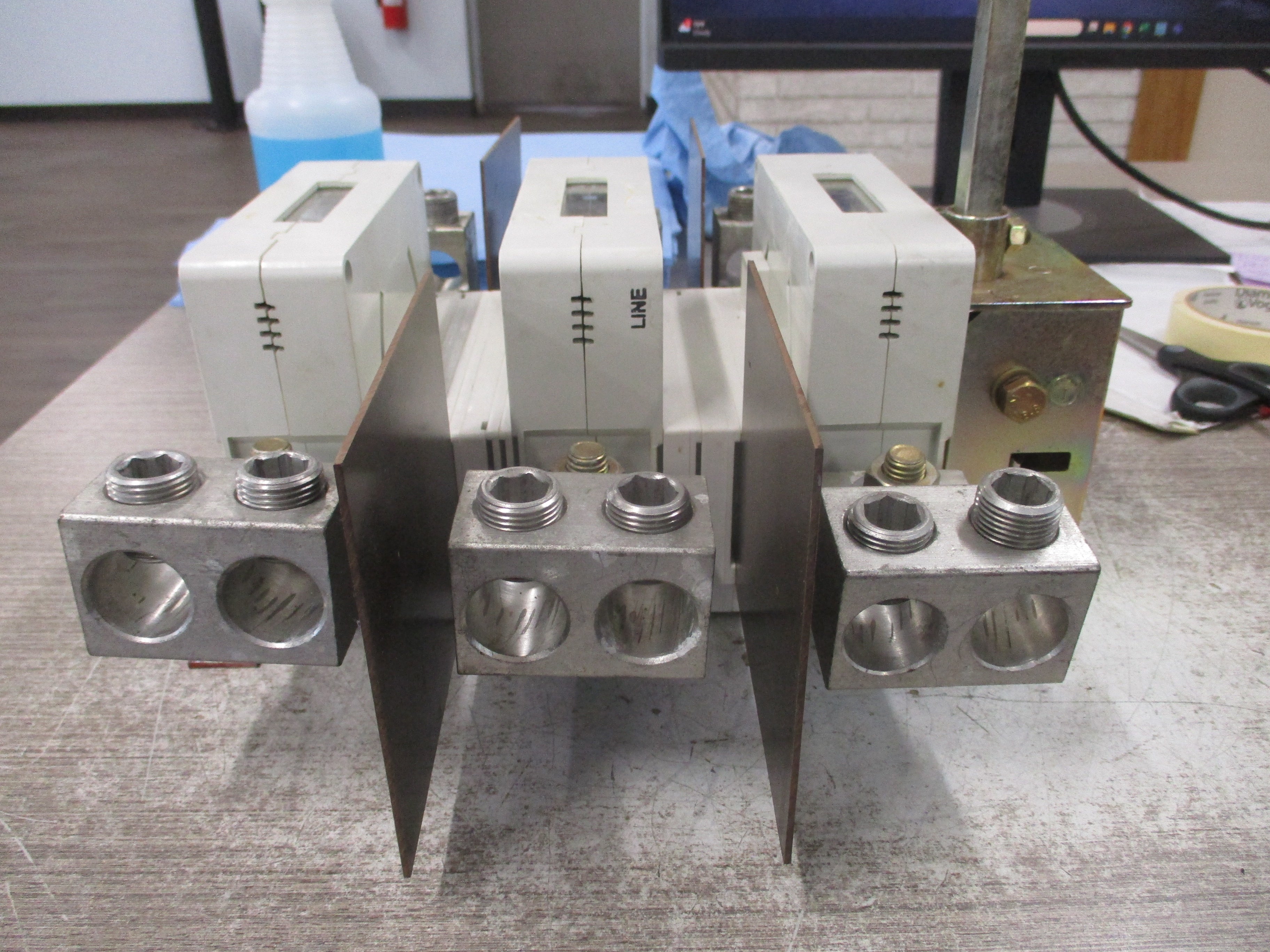 ABB Disconnect Switch OETL-NF600A 600A 600V 3P *No Handle* Used