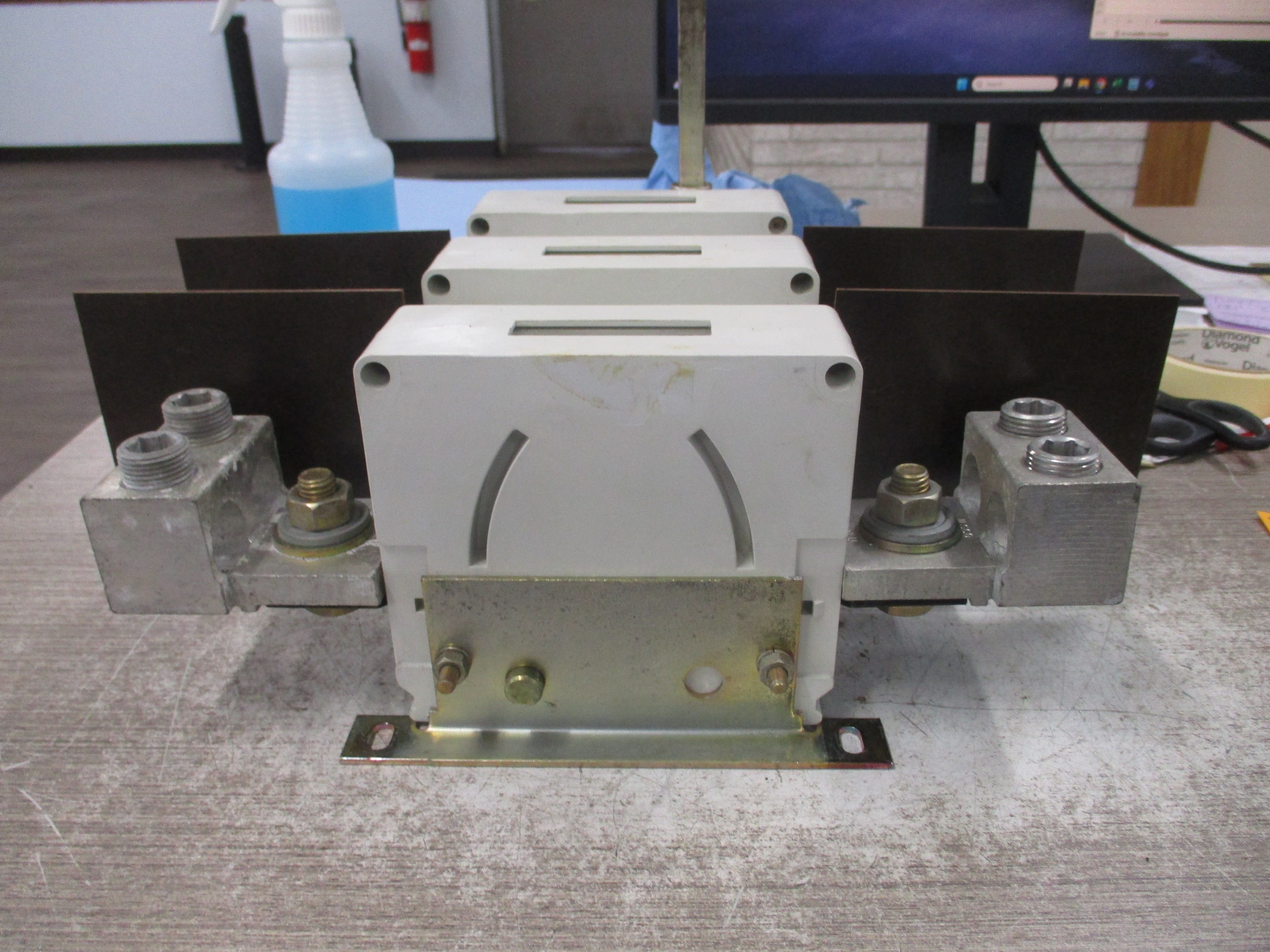 ABB Disconnect Switch OETL-NF600A 600A 600V 3P *No Handle* Used