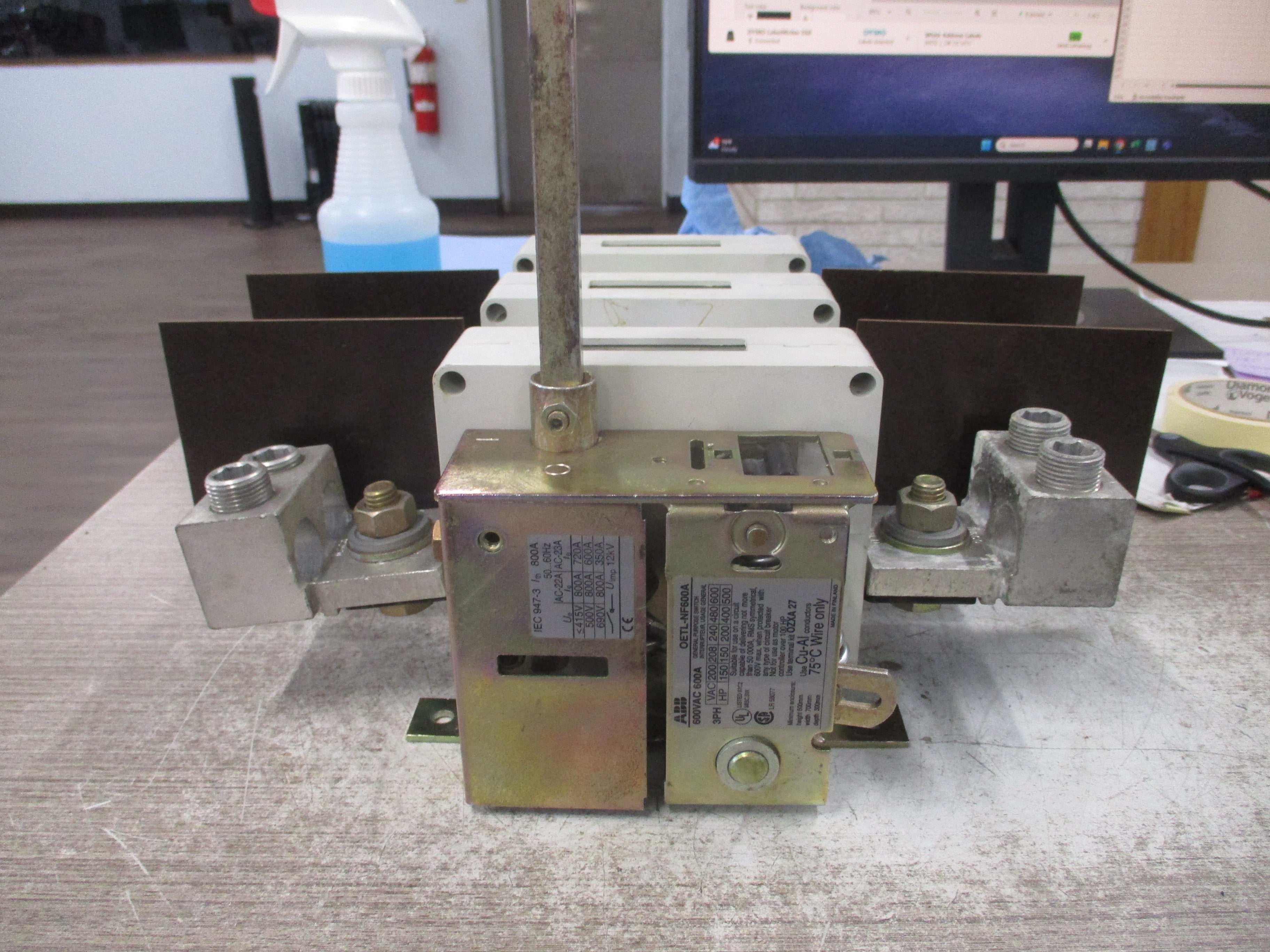 ABB Disconnect Switch OETL-NF600A 600A 600V 3P *No Handle* Used