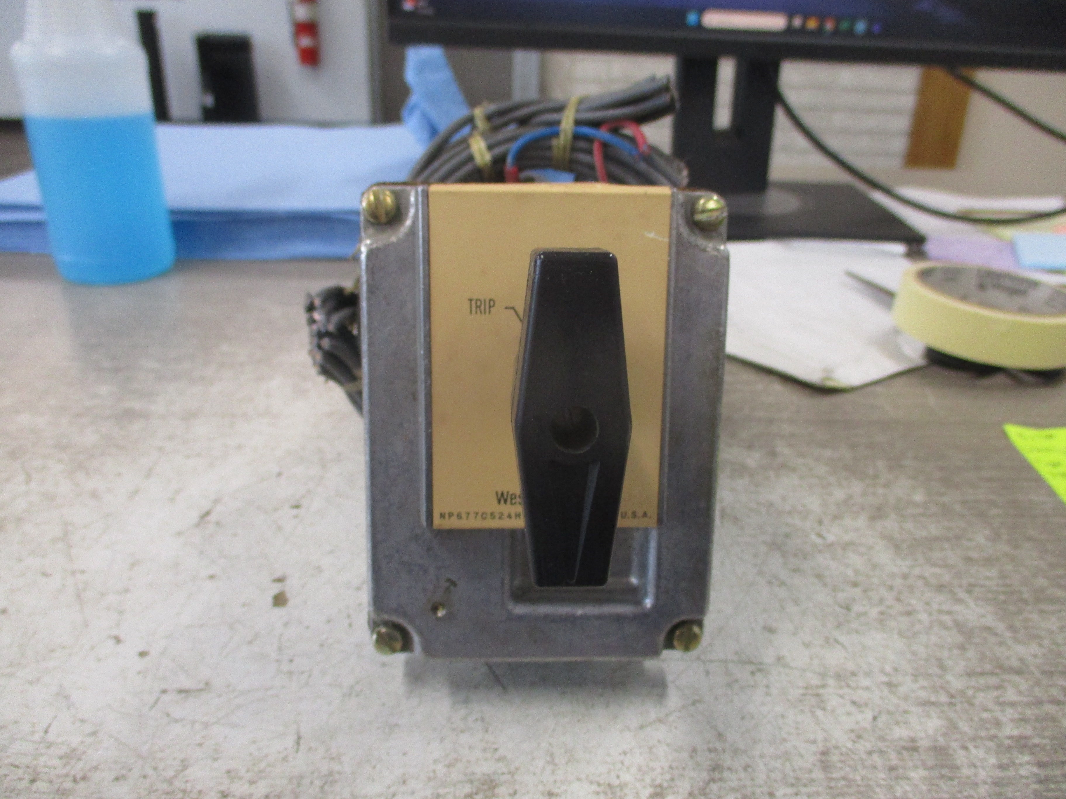 Westinghouse Type WL-2 Switch 796A233-G02 24-48VDC Coil *Chipped Plate Cover*