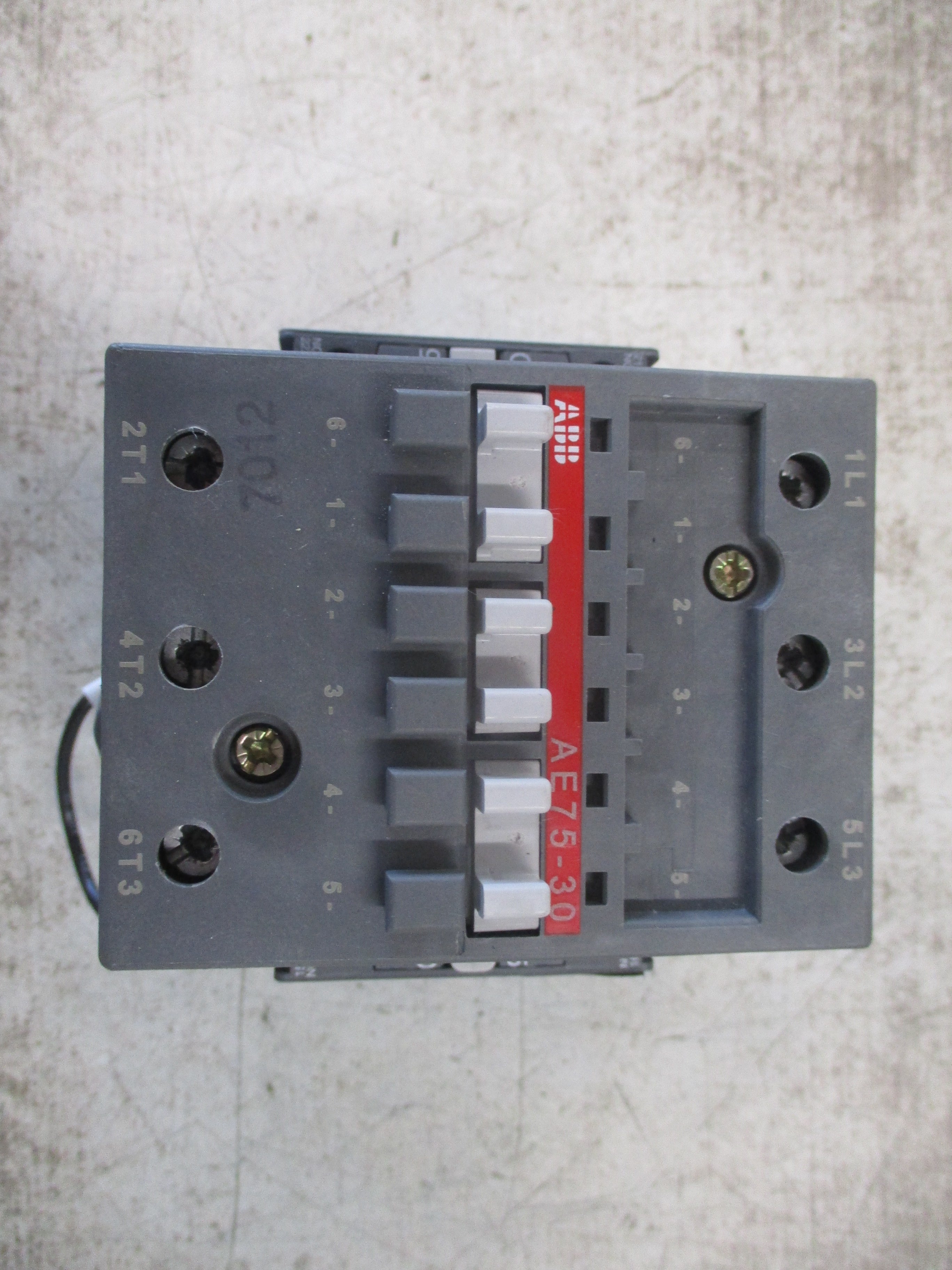 ABB Contactor AE75-30 24VDC Coil 75A (2) Aux Contacts Used