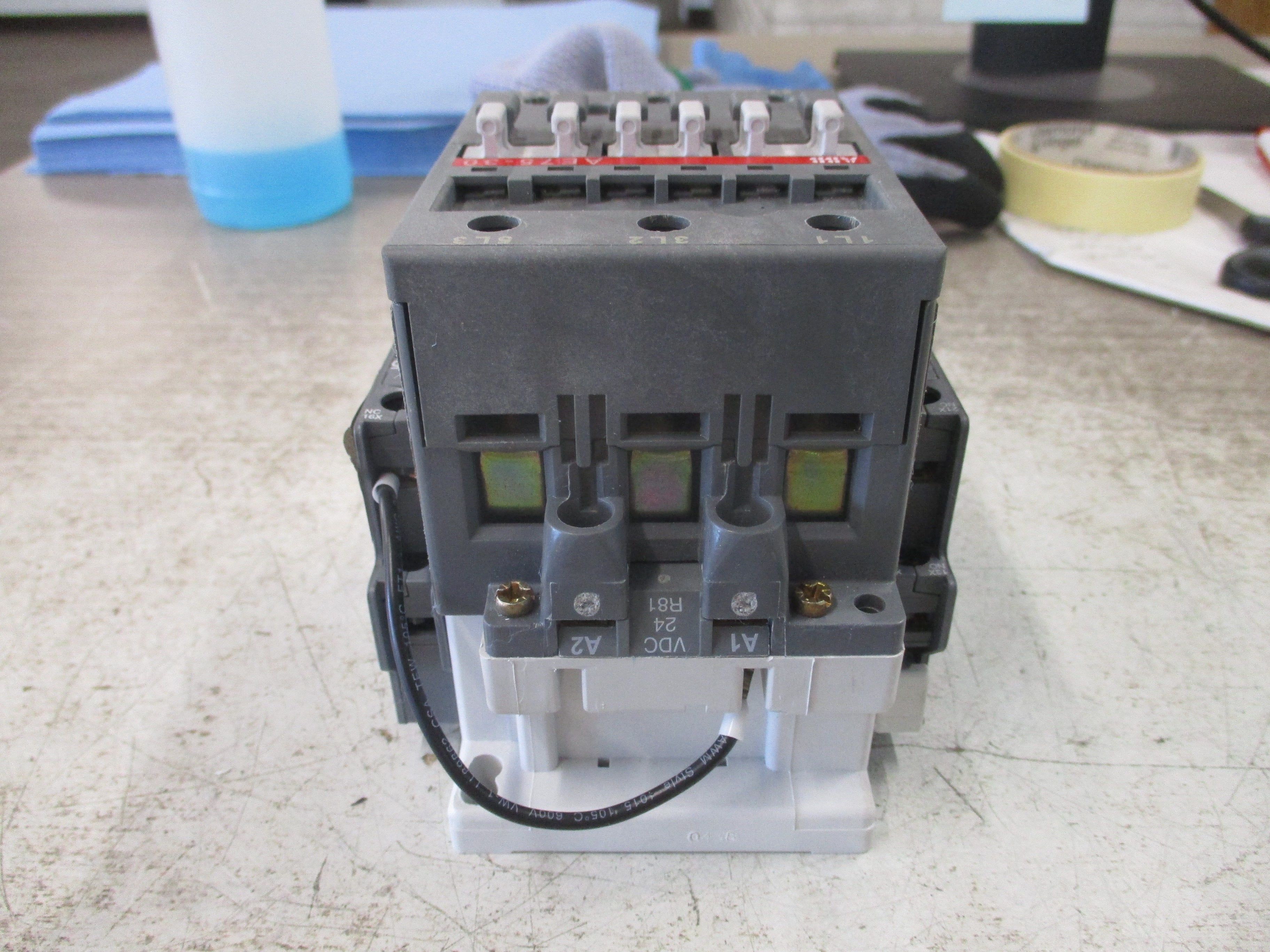 ABB Contactor AE75-30 24VDC Coil 75A (2) Aux Contacts Used