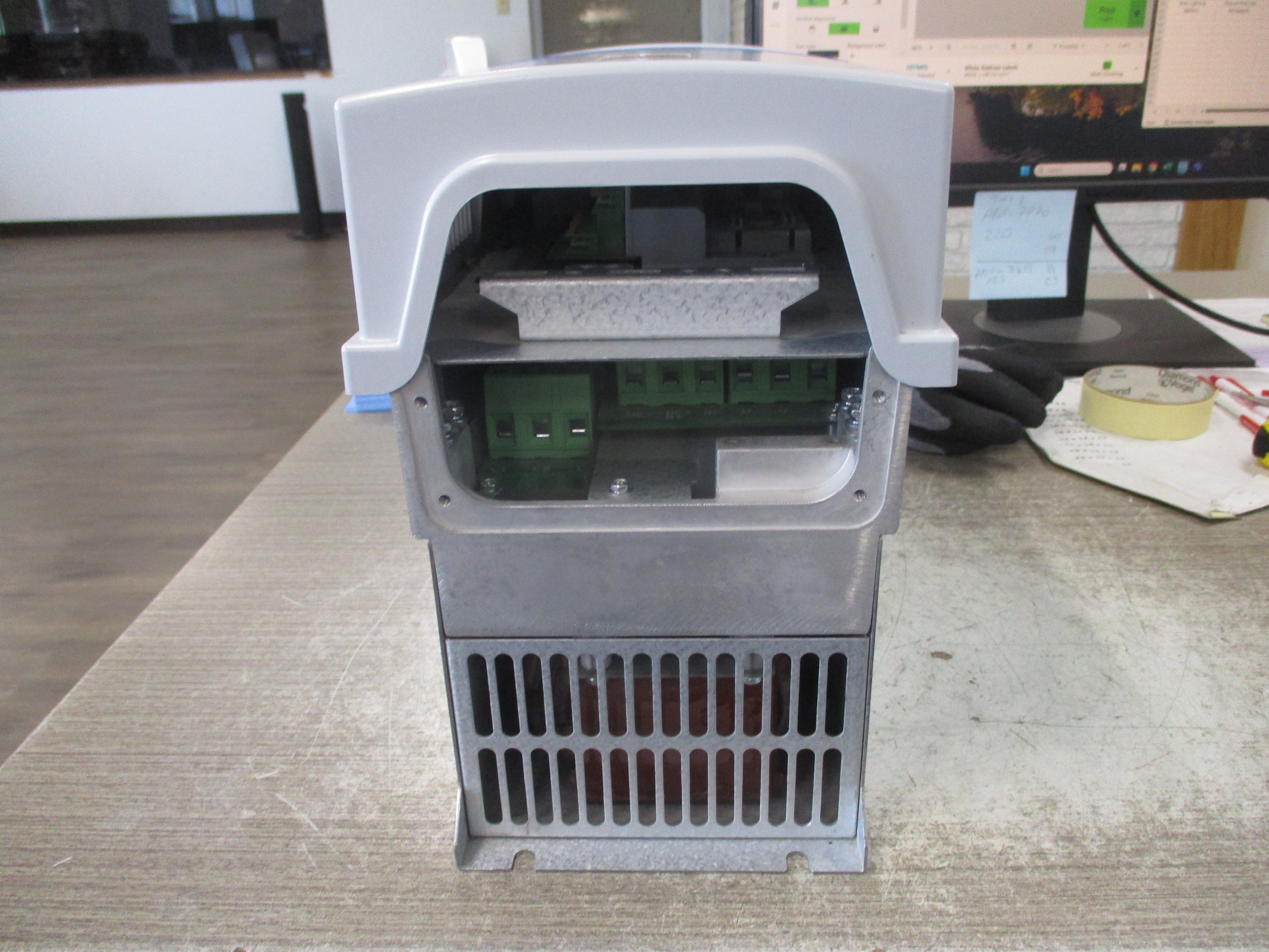 Eaton PowerXL DG1 AC Drive DG1-34012FB-C21C Style#: 9702-2003-00P 10HP 3Ph