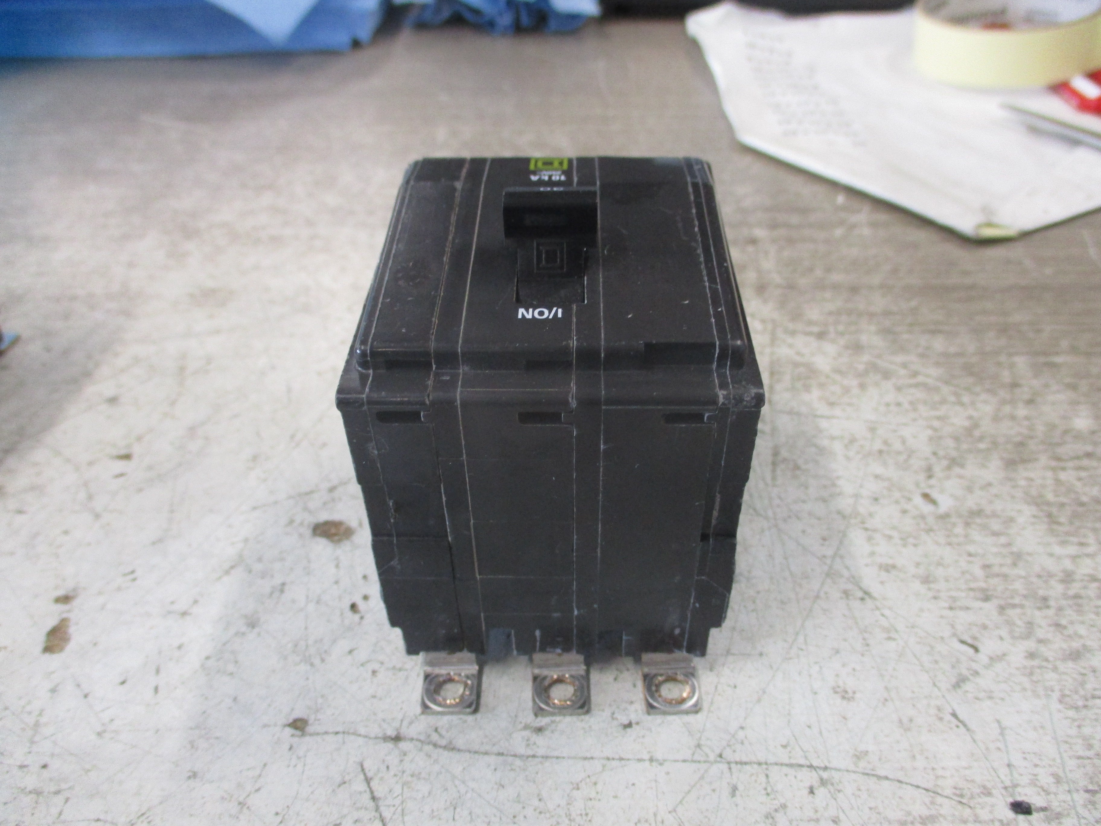 Square D Bolt-On Circuit Breaker QOB330 240V 30A 3P *No Screws* Used