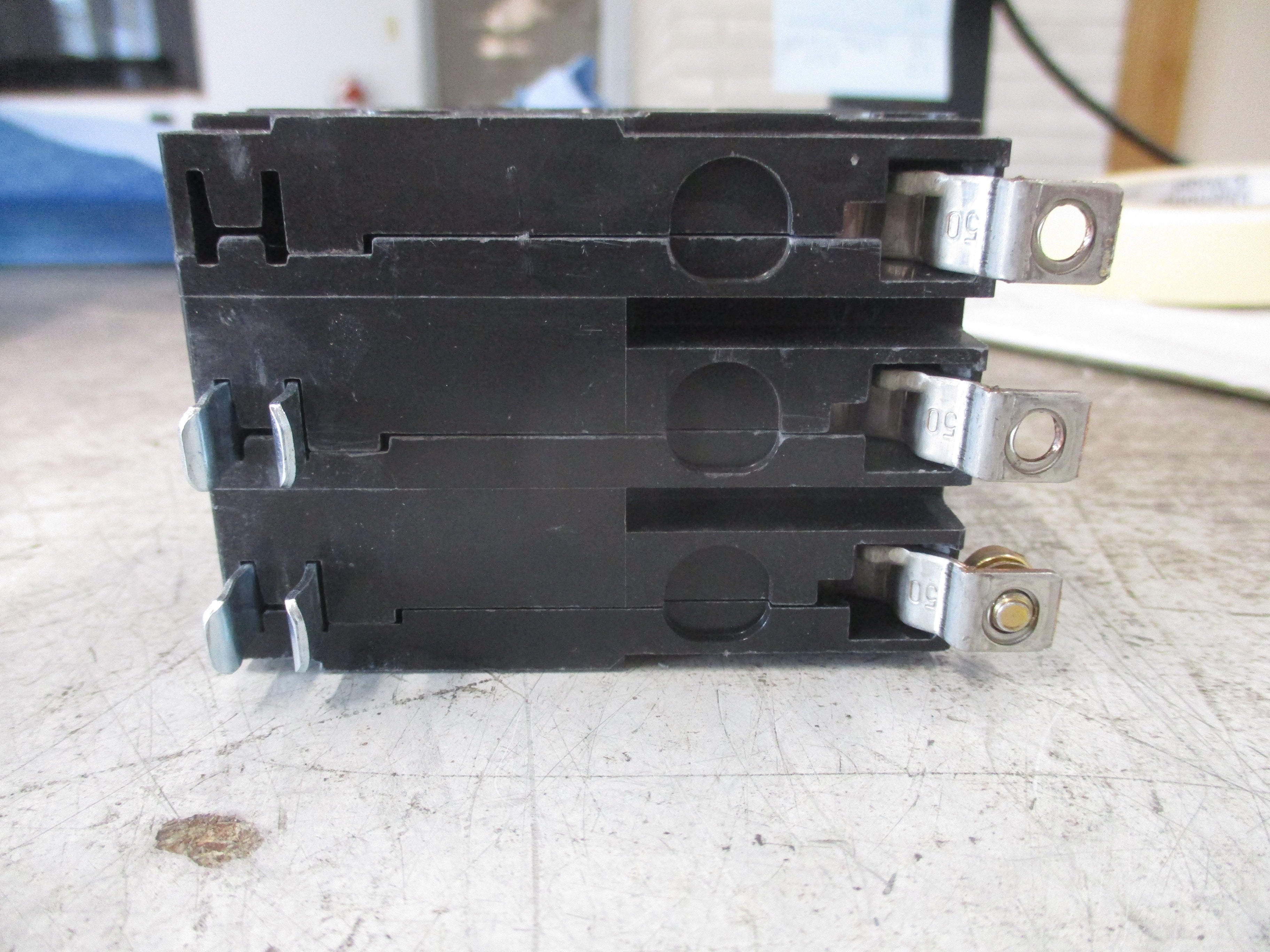 Square D Bolt-On Circuit Breaker QOB350 50A 240V 3P *(1) Screw* Used