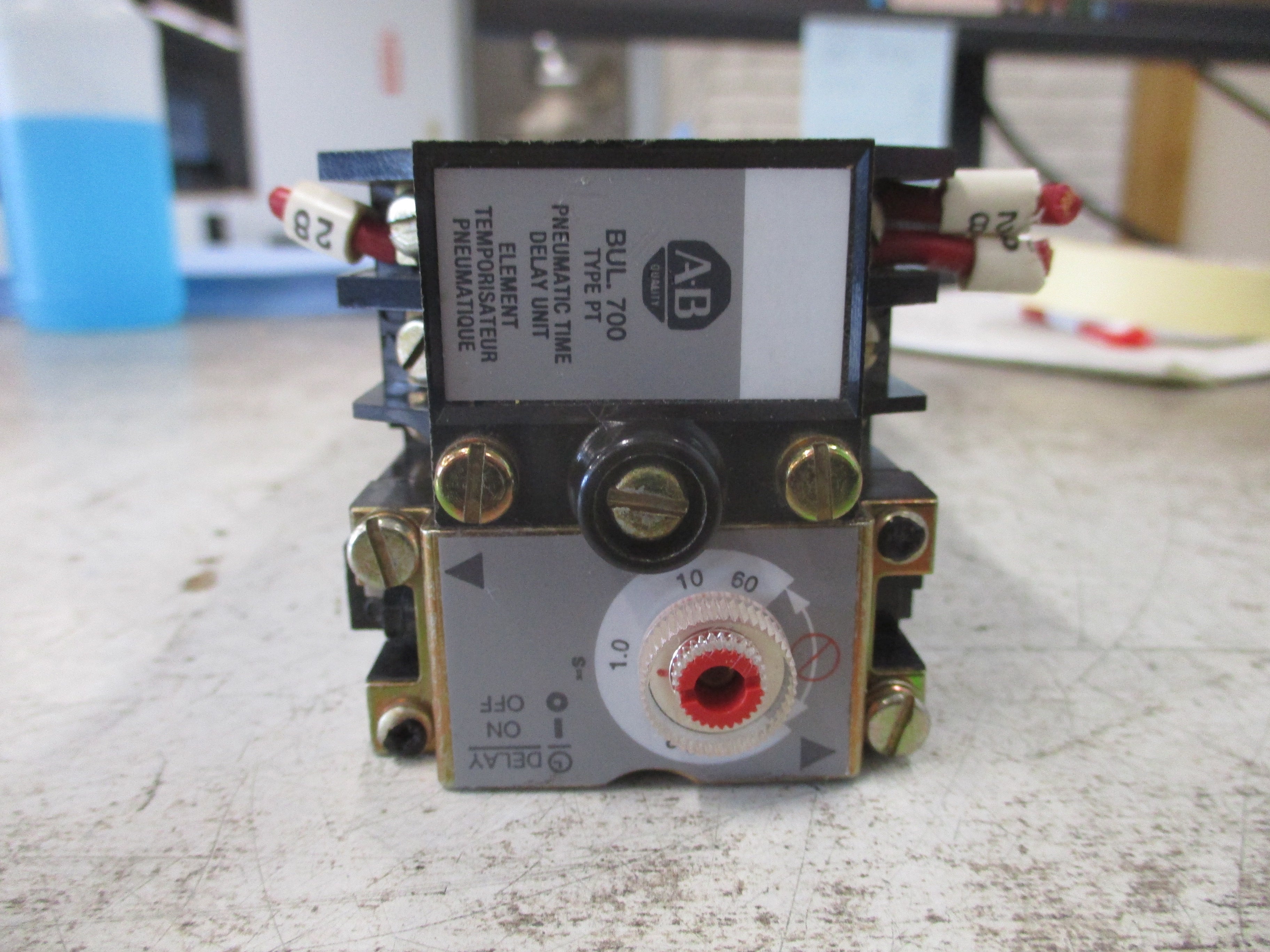 Allen-Bradley DC Relay W/Pneumatic Time Delay Unit 700DC-PPTZ1 Ser. B