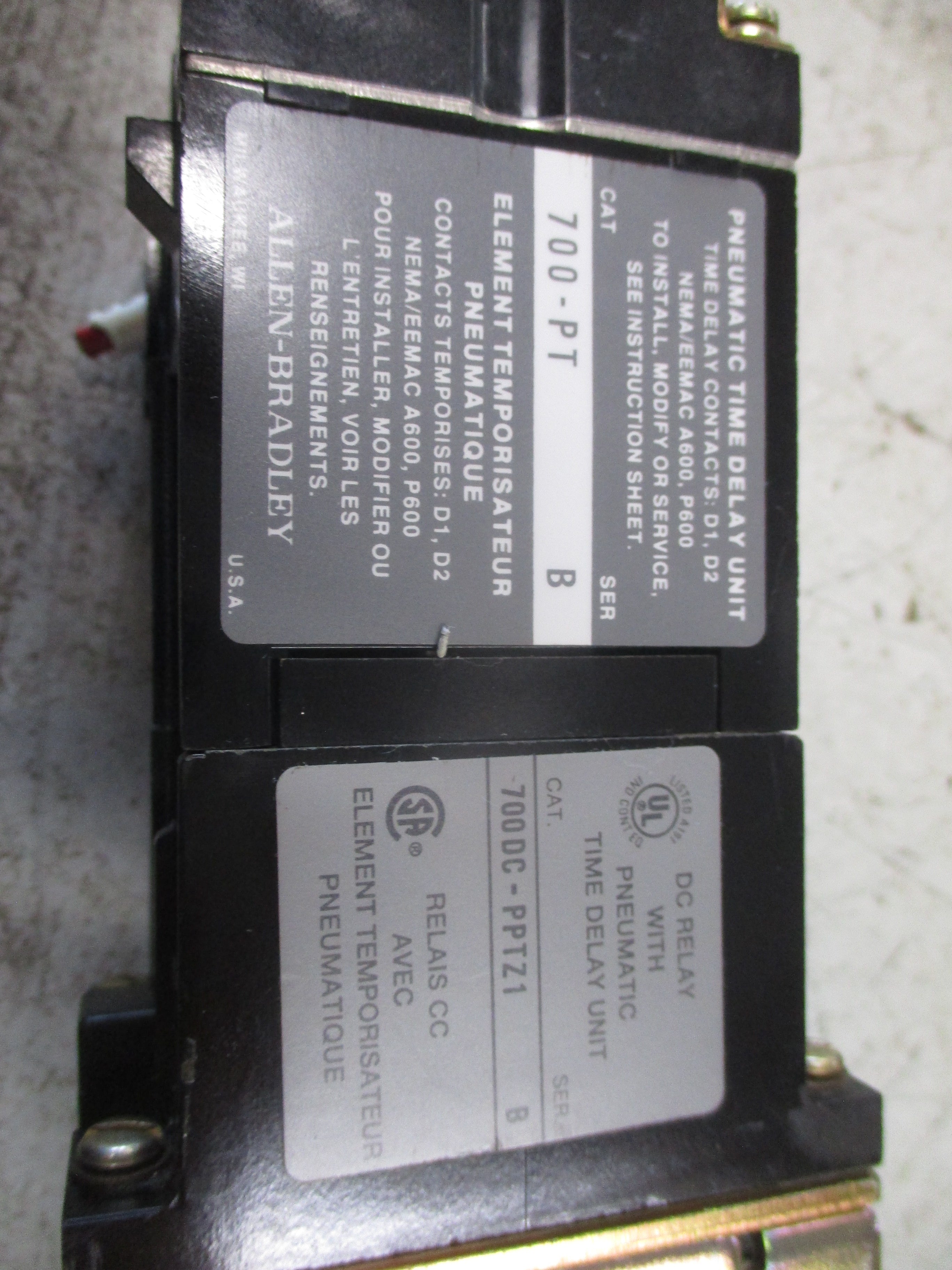 Allen-Bradley DC Relay W/Pneumatic Time Delay Unit 700DC-PPTZ1 Ser. B