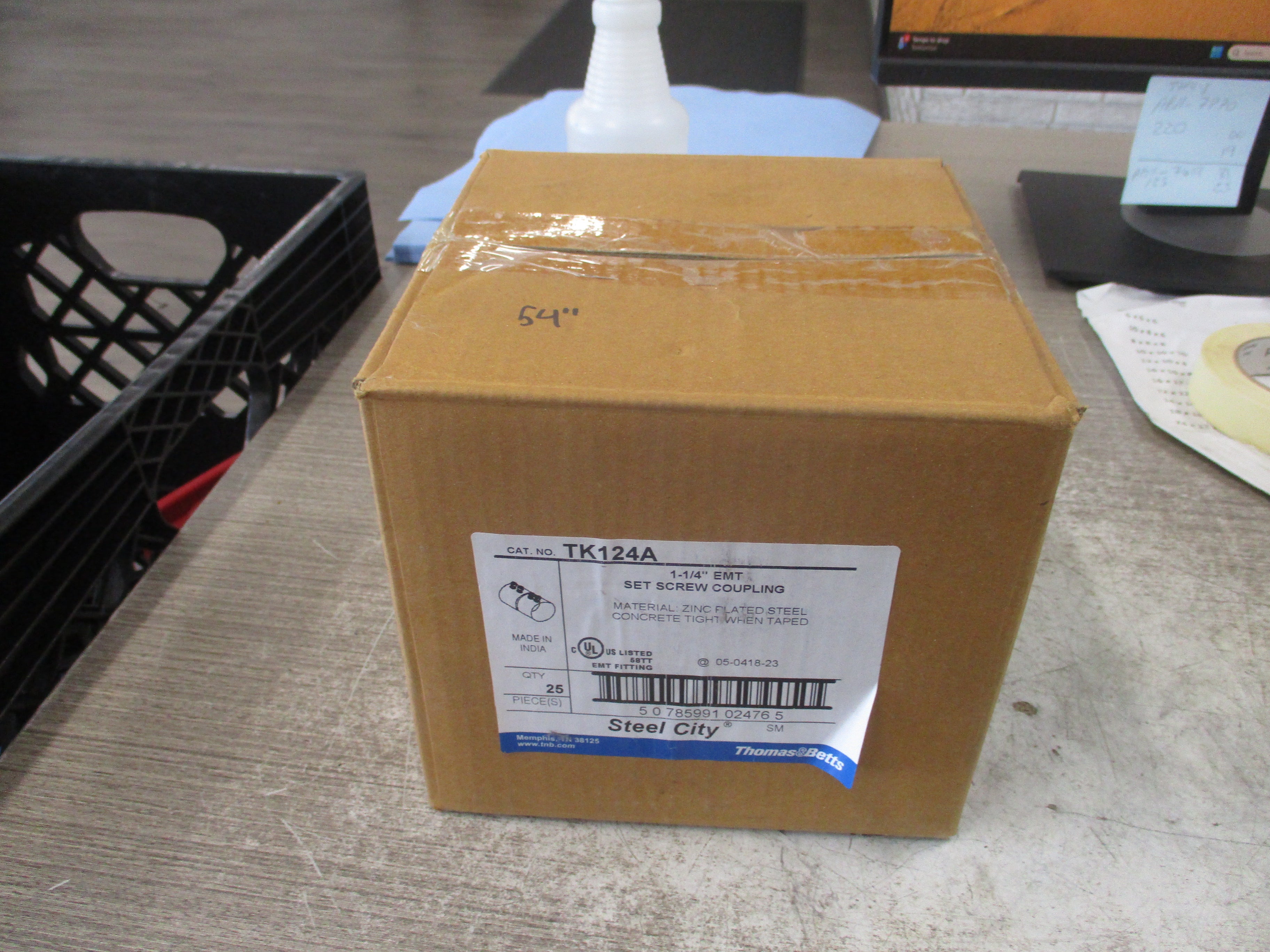 Thomas & Betts Set Screw Coupling TK124A 1 1/4" EMT *Box of 25* New Surplus