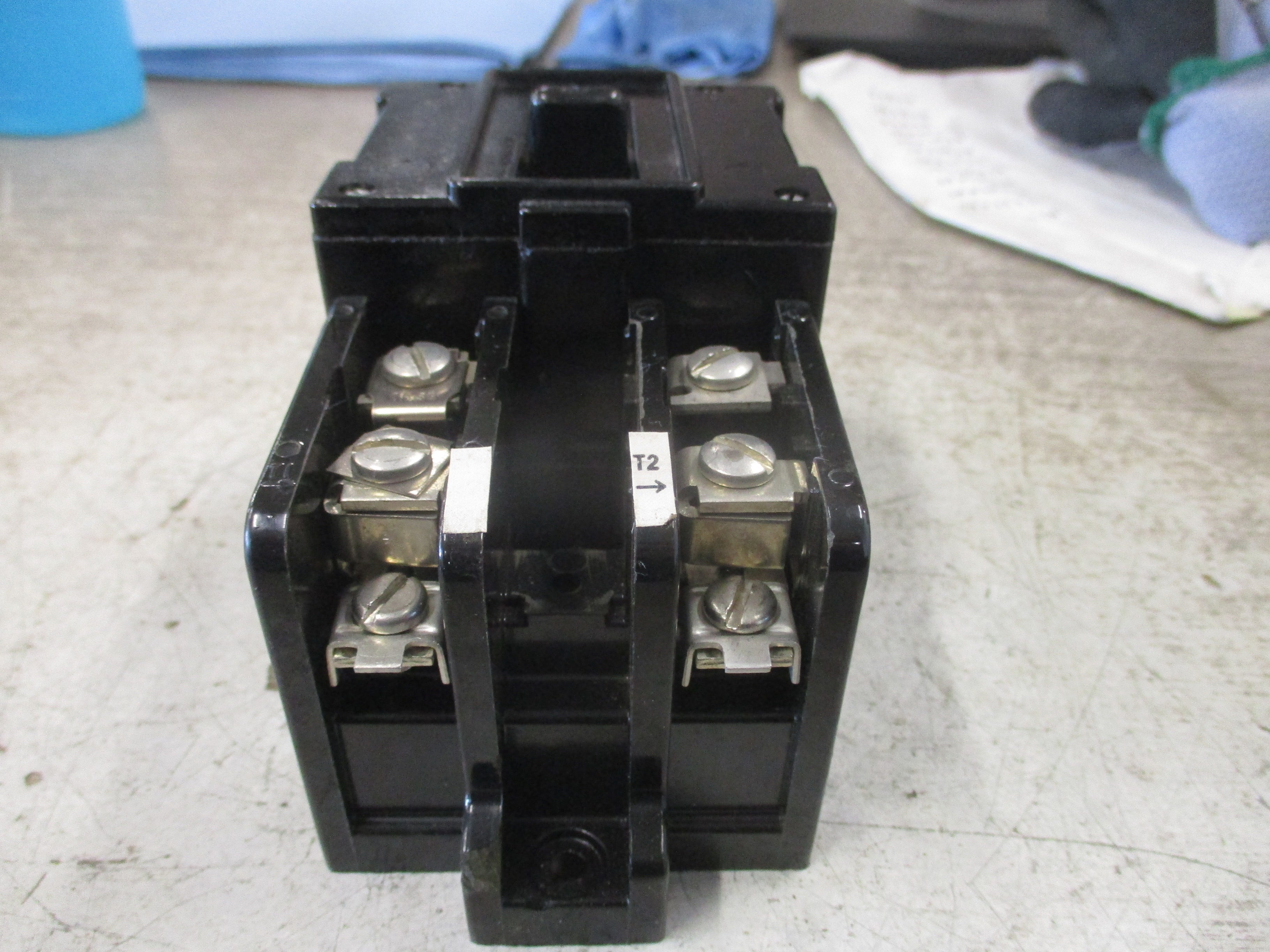 GE Manual Starter CR1062R5A 115/230V *Chipped Mounting Corner* Used