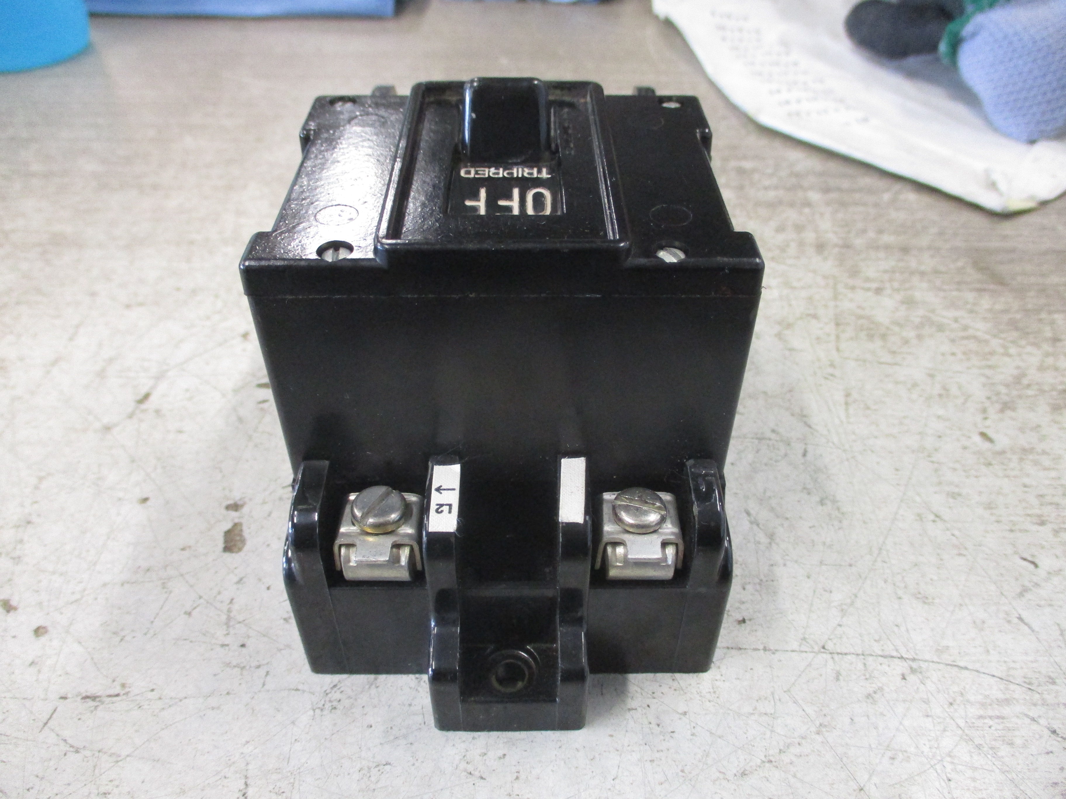 GE Manual Starter CR1062R5A 115/230V *Chipped Mounting Corner* Used