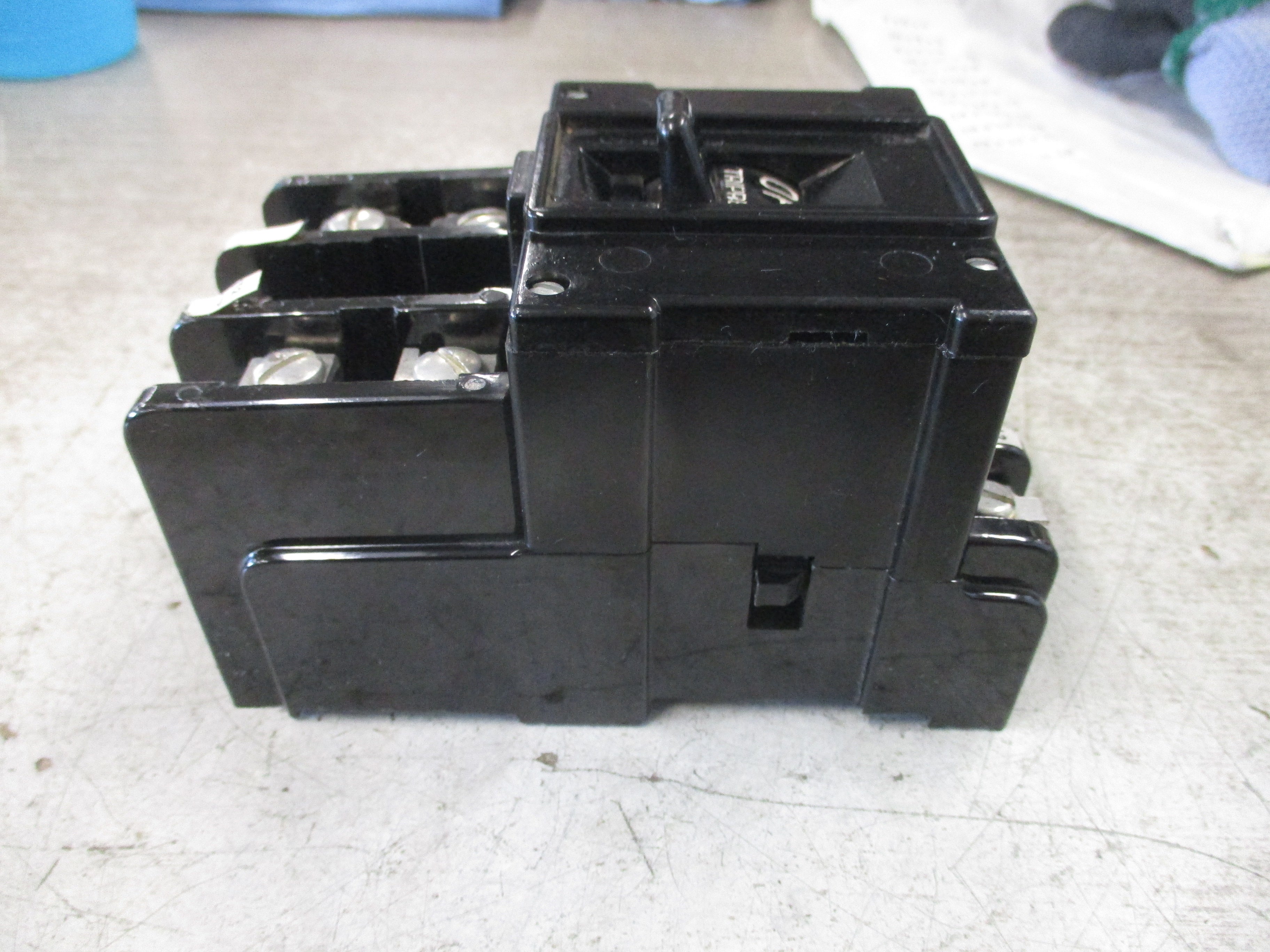 GE Manual Starter CR1062R5A 115/230V *Chipped Mounting Corner* Used