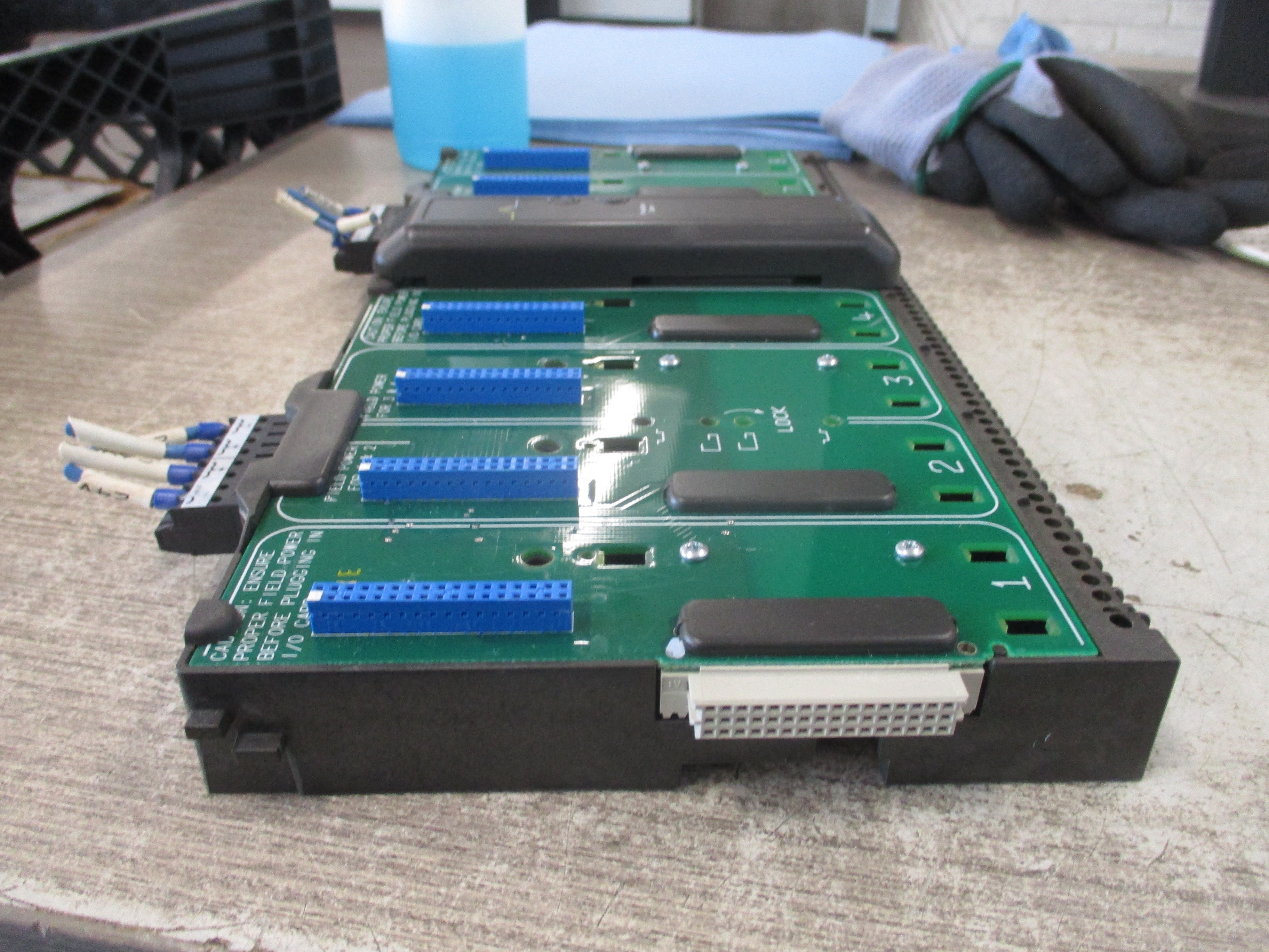 Emerson KJ4001X1-BE1 8-Wide Carrier 12P0818X072 Rev L Localbus: 12.6VDC, 8A Used