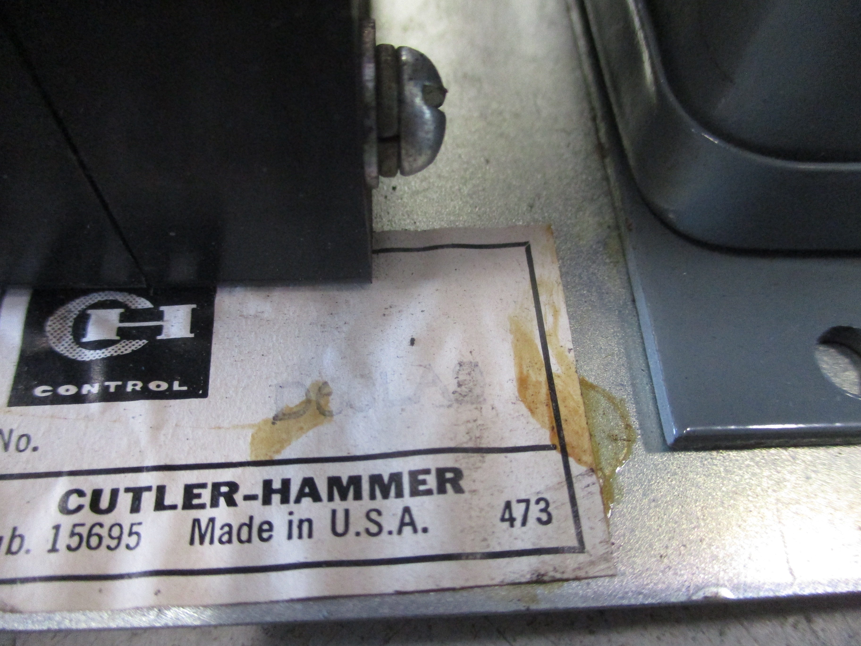 Cutler-Hammer Current Relay D60LA0 Trip: 1-9A 600V * Chipped Corner* Used