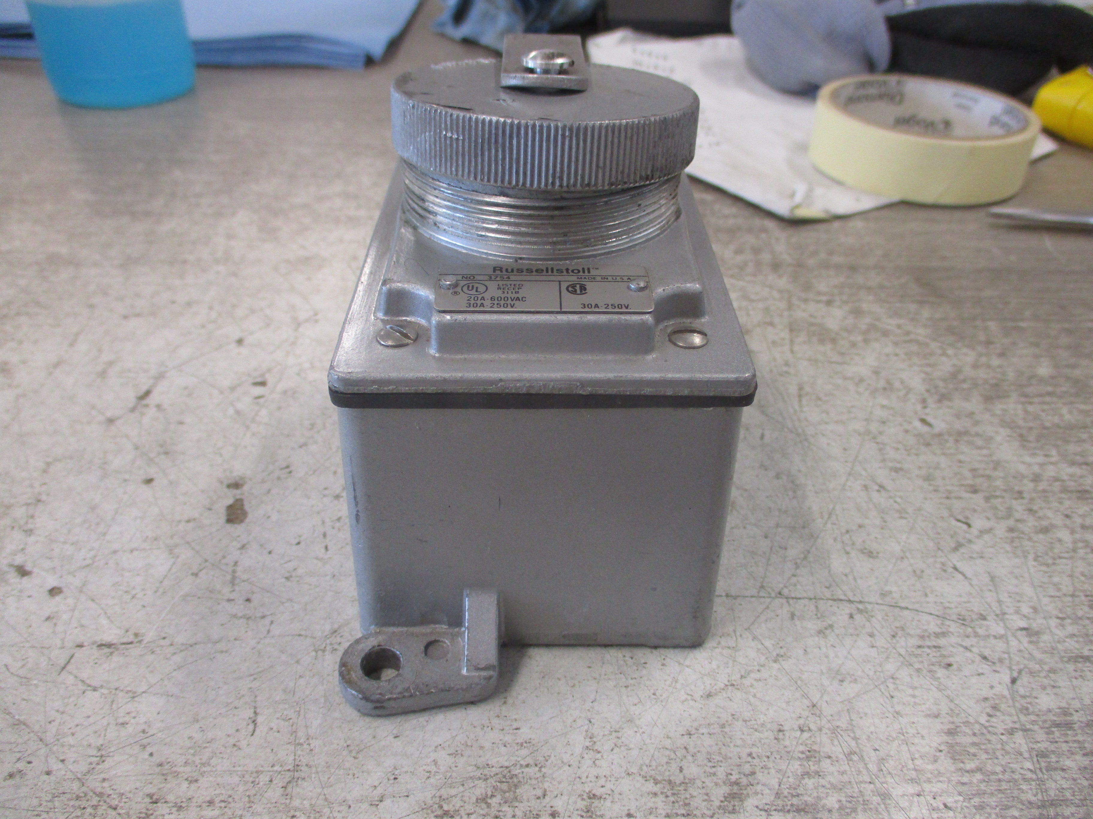 Russellstoll Receptacle 3754 30/20A 250/600VAC 3P 4W Used