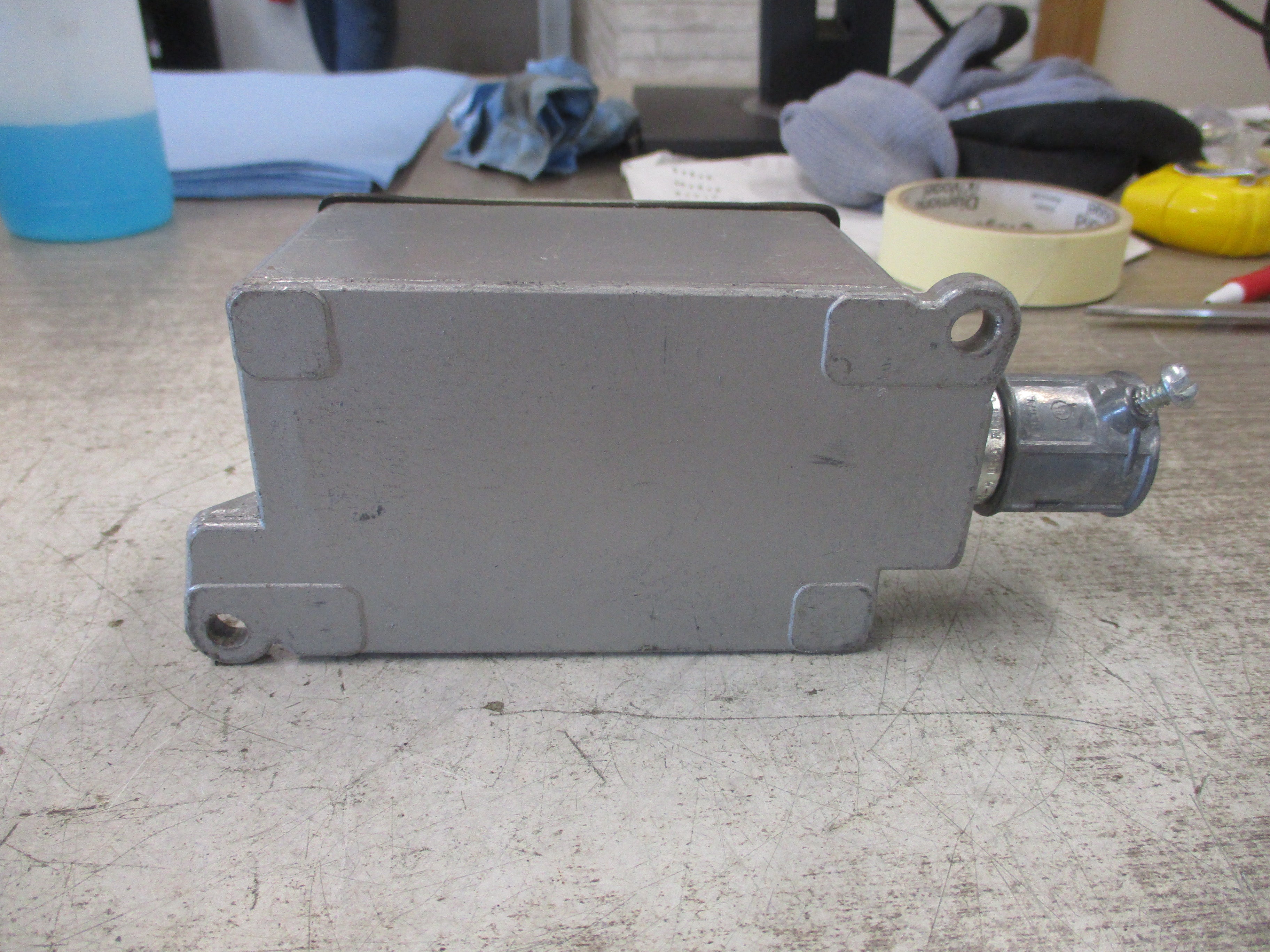 Russellstoll Receptacle 3754 30/20A 250/600VAC 3P 4W Used