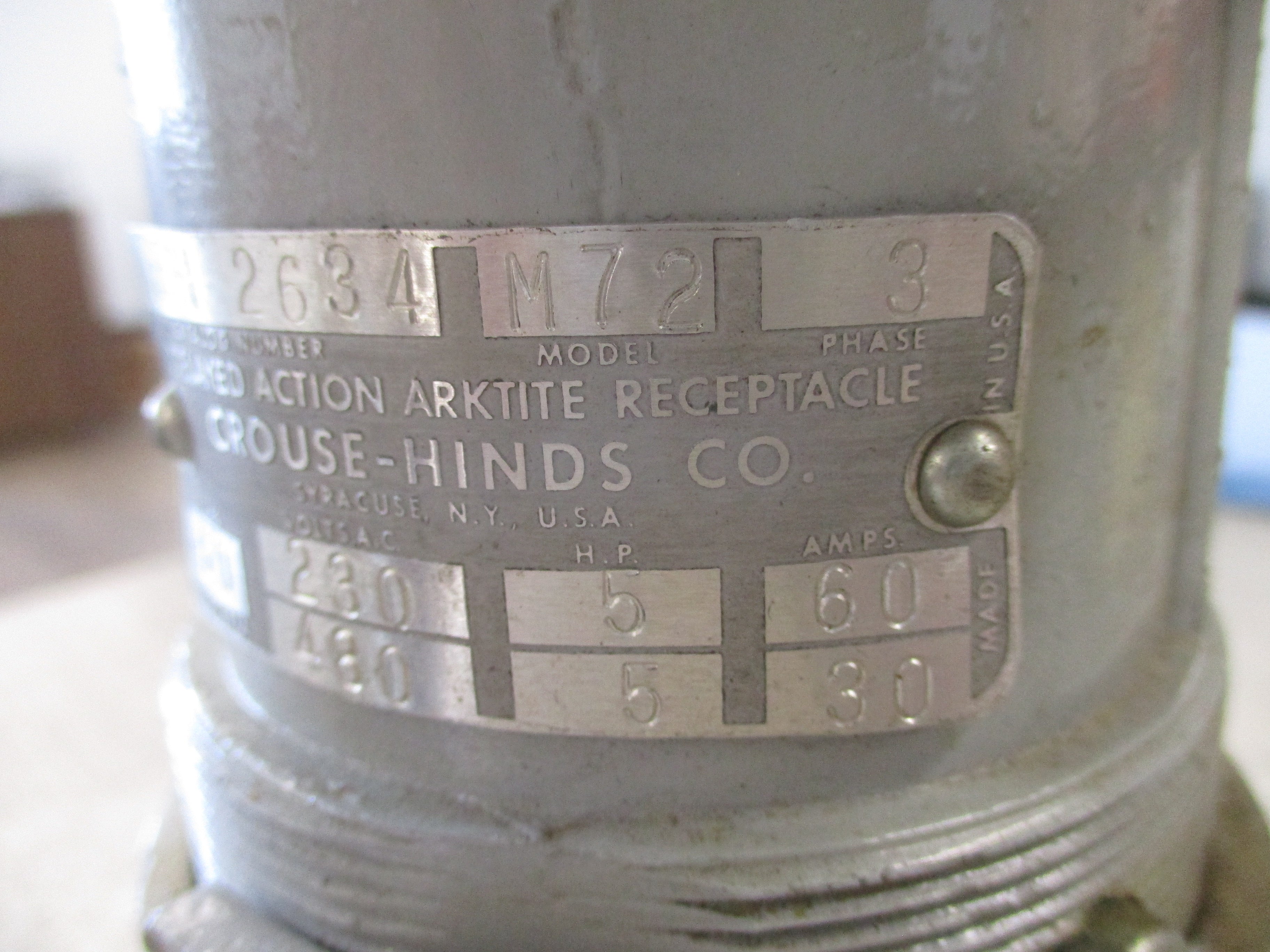 Crouse-Hinds Receptacle with Base QEH2634 30/60A 460/230VAC 3Ph Model: M72 Used