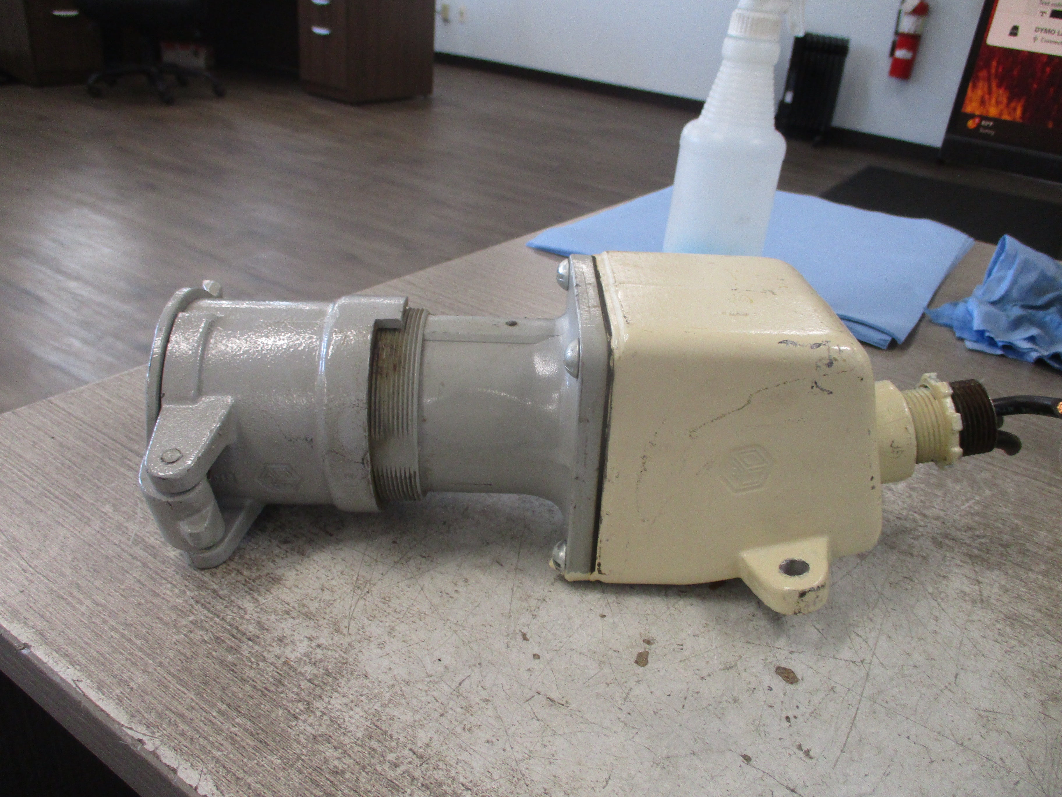 Crouse-Hinds Receptacle with Base QEH2634 30/60A 460/230VAC 3Ph Model: M72 Used