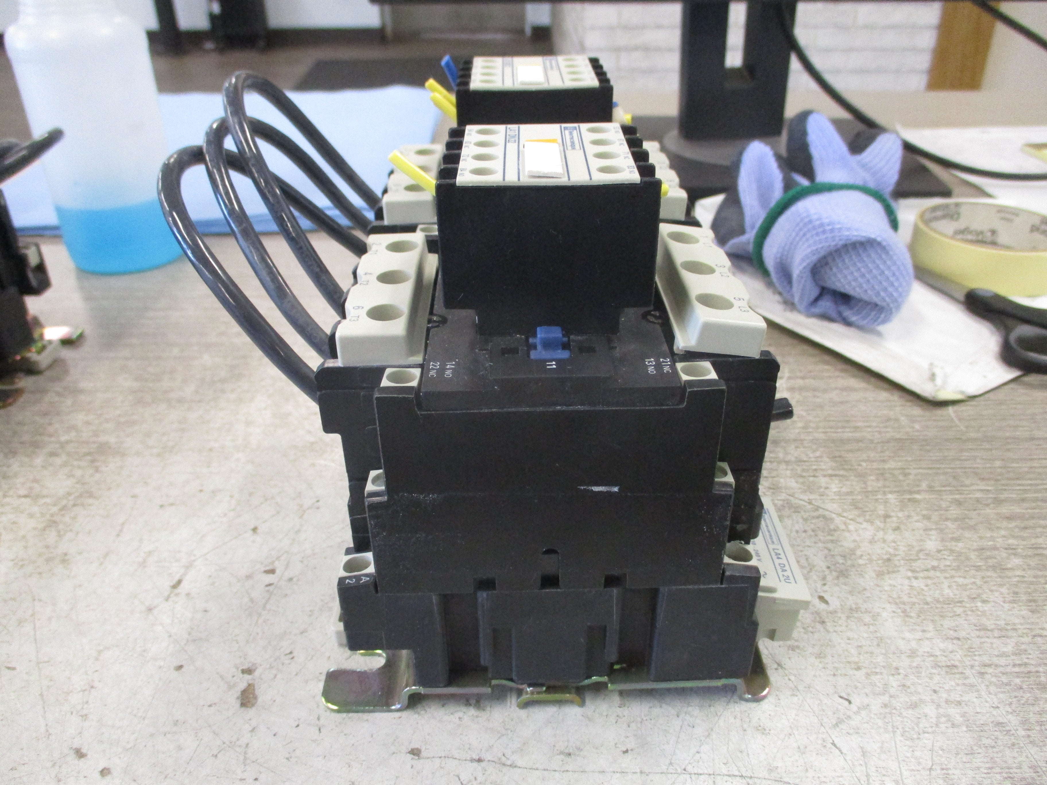 Telemecanique Reversing Contactor LC1 D4011 120V Coil 60A 600V