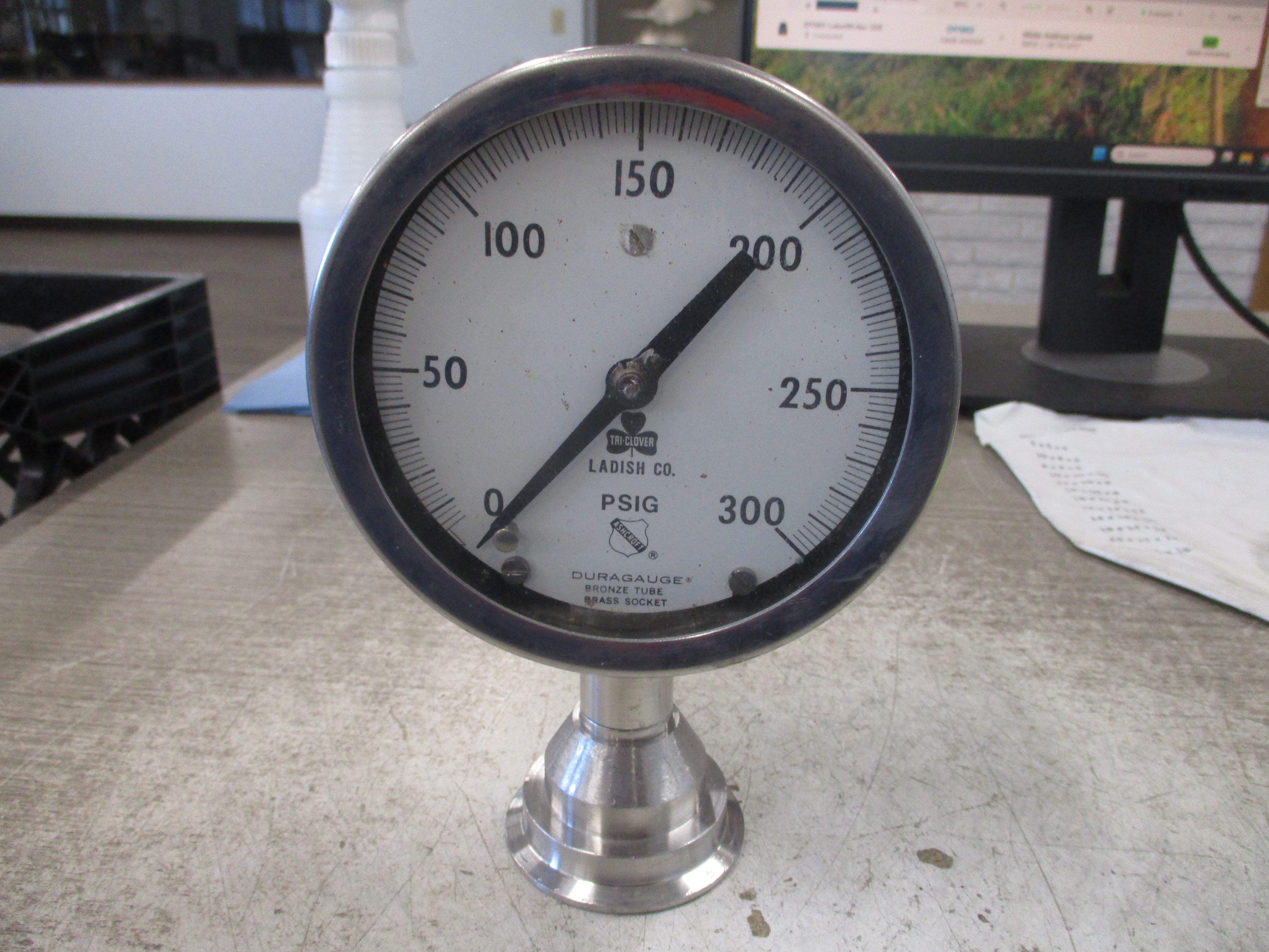 Ashcroft Tri-Clover Ladish Stainless Steel Pressure Gauge Range: 0-300PSIG Used
