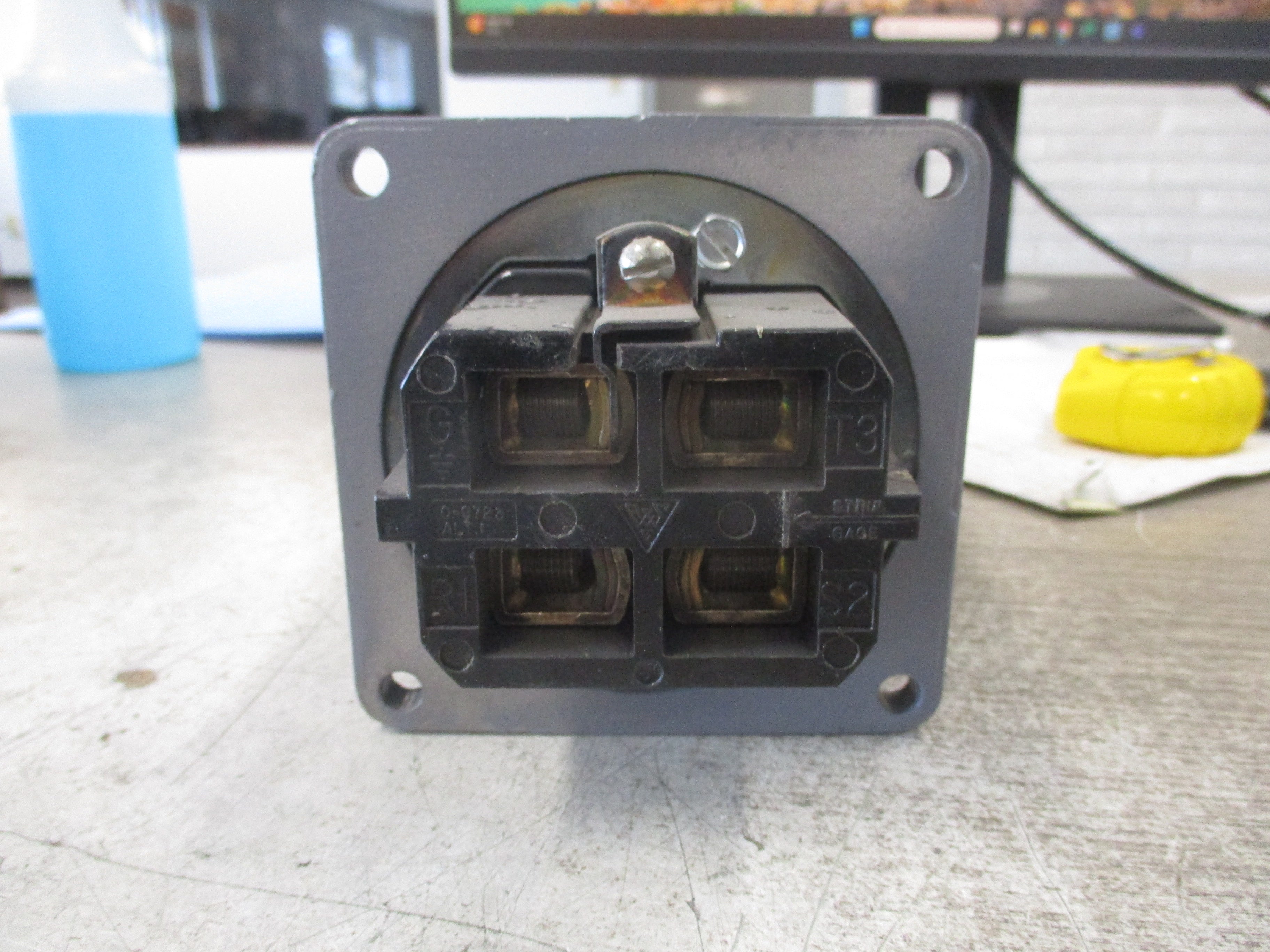 Russellstoll Receptacle JRS1534LK 150A 600V 2W+G 400Hz *No Cover* Used