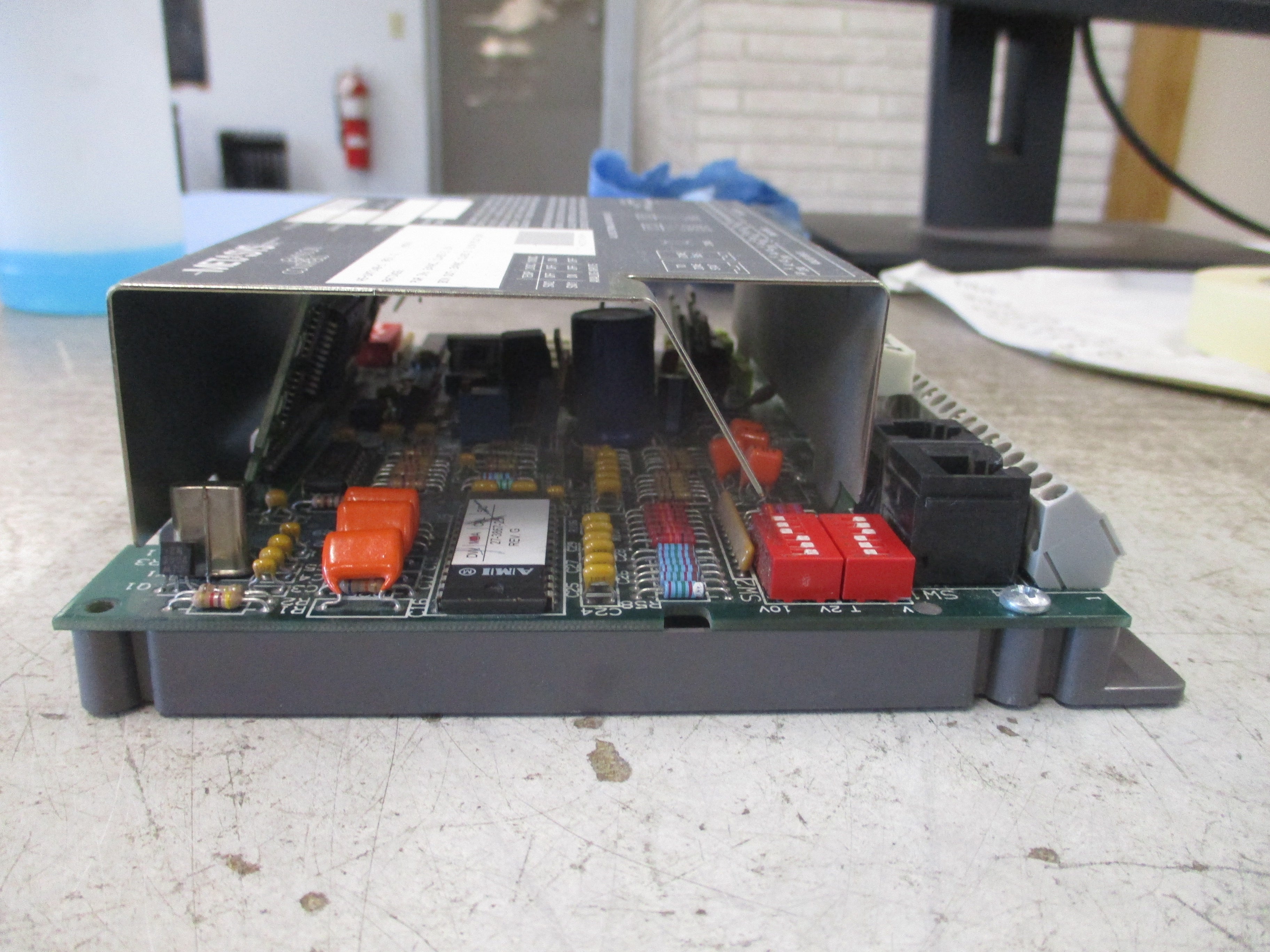 Johnson Controls Metasys Unitary Controller AS-UNT140-1 Rev. G 24V Used