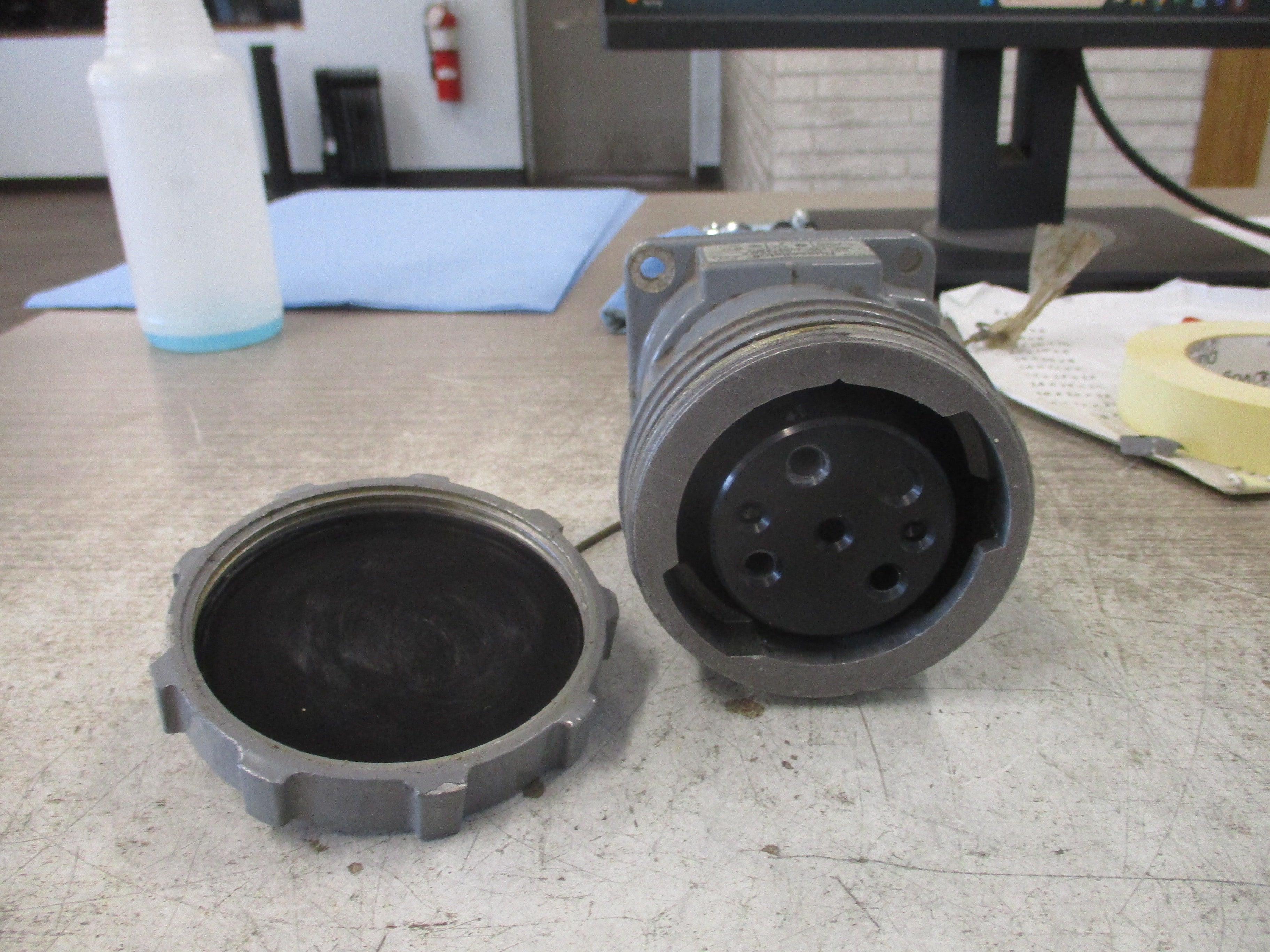 Russellstoll Receptacle DS3304FP 30A 277/480V 60Hz Used