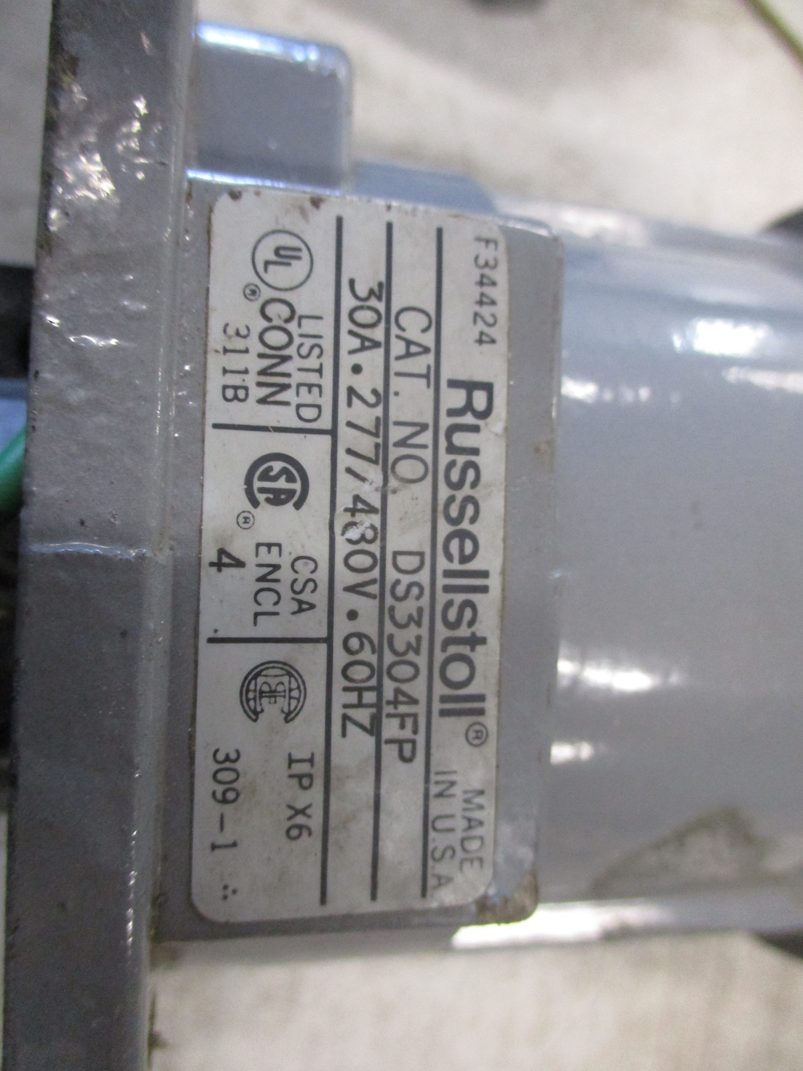 Russellstoll Receptacle DS3304FP 30A 277/480V 60Hz Used