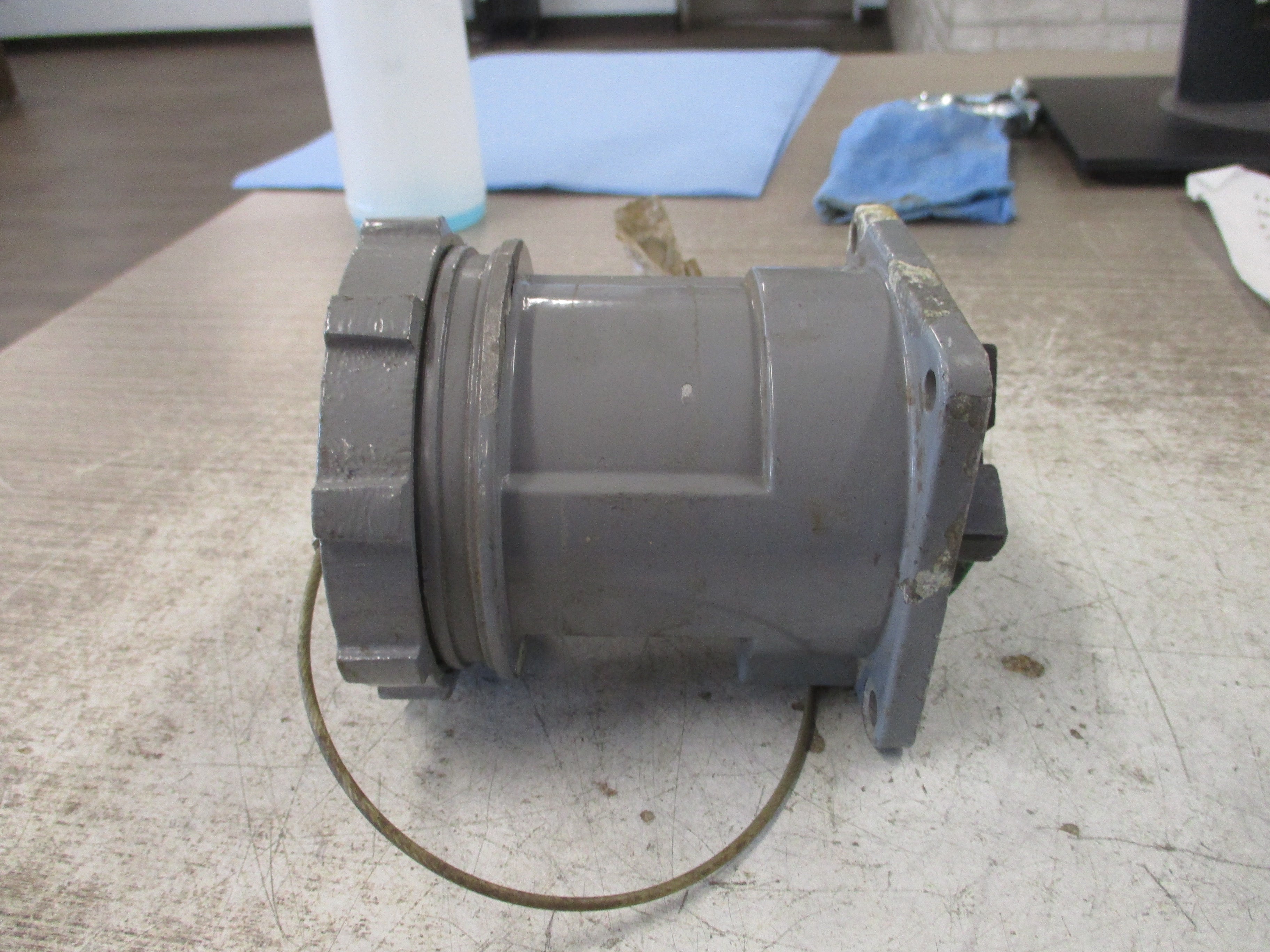 Russellstoll Receptacle DS3304FP 30A 277/480V 60Hz Used