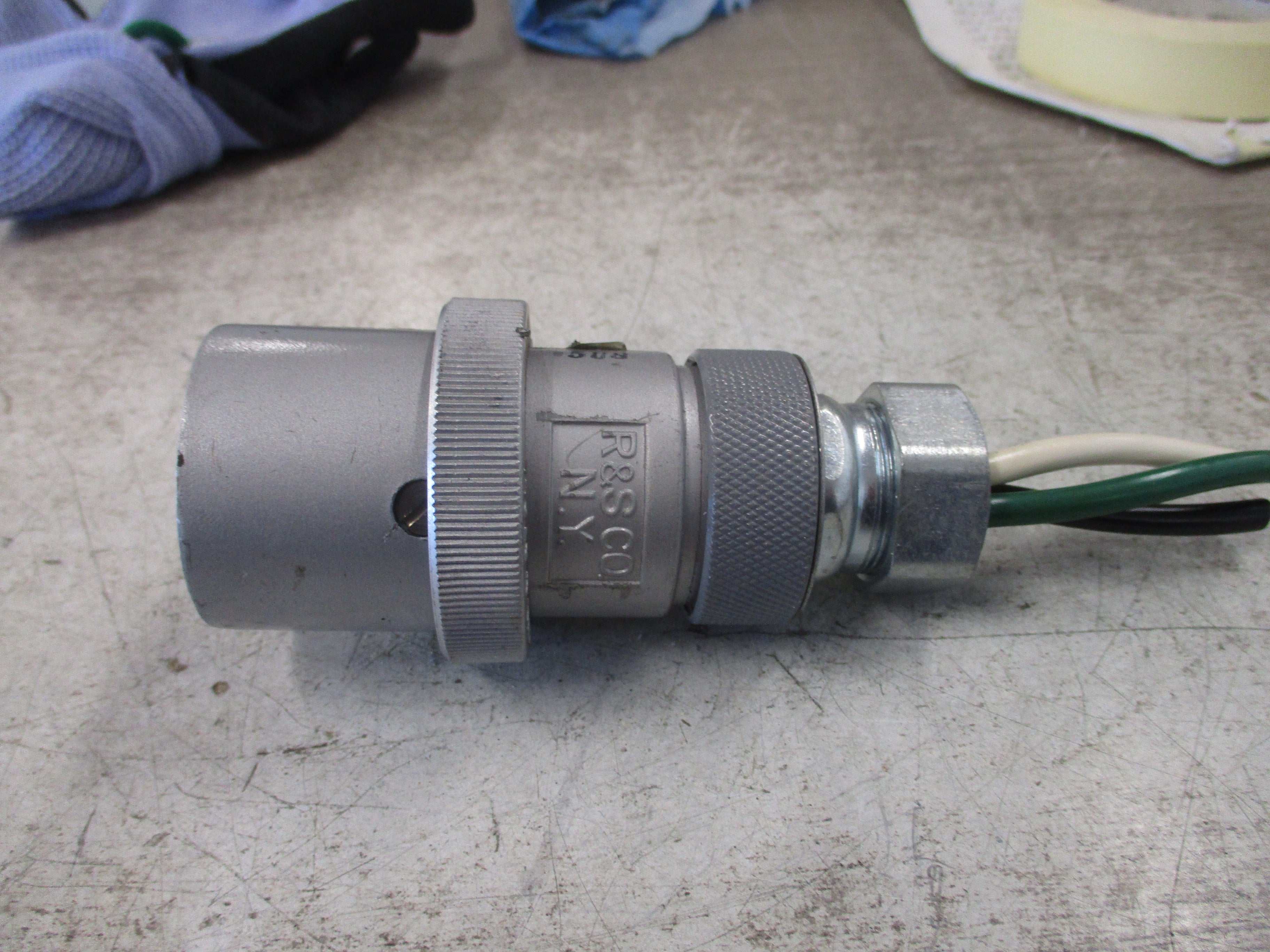 Russellstoll Plug 3750 30/20A 250/600V *Conduit End* Used