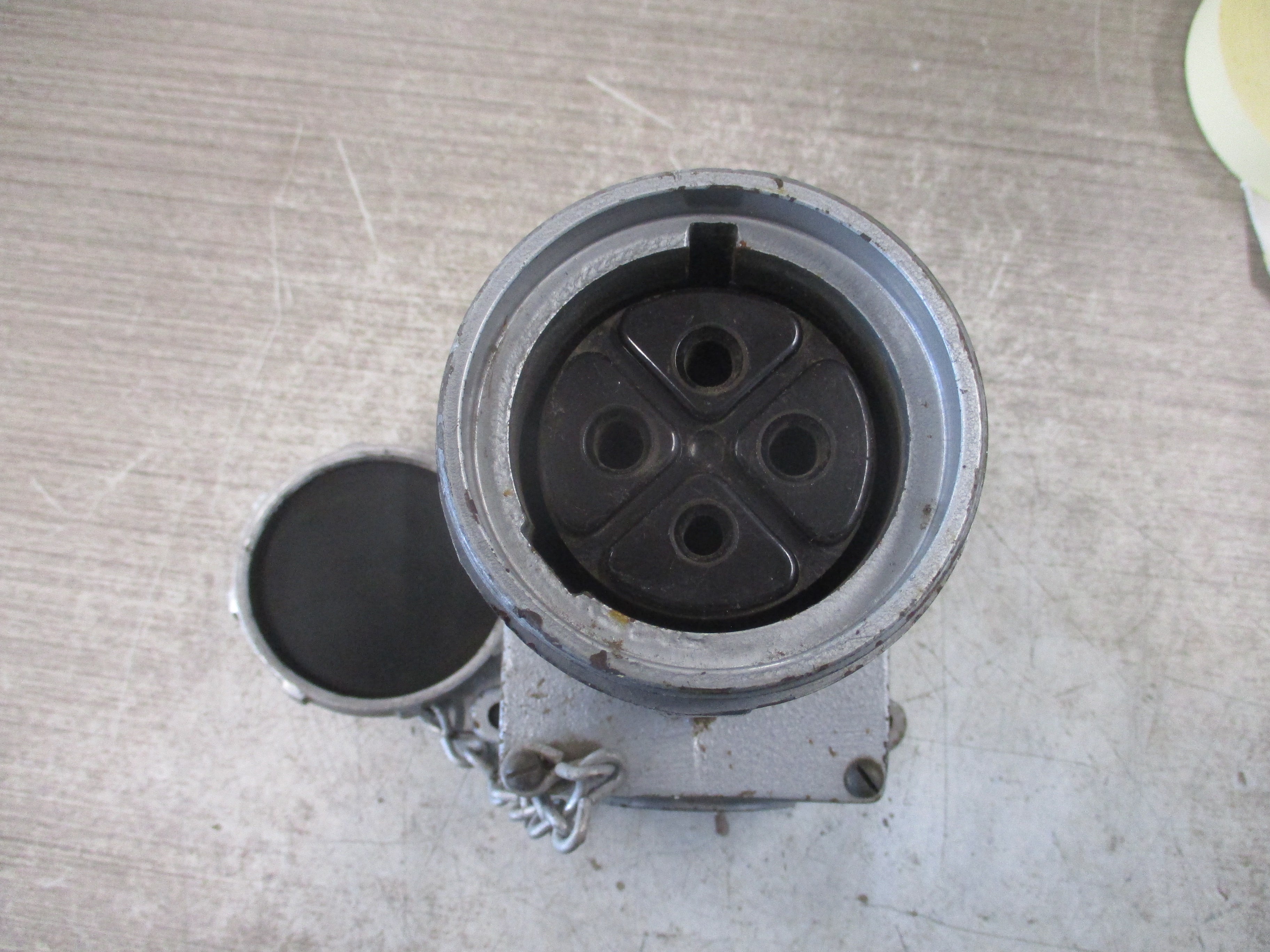 Russell & Stoll Receptacle SCR 7324 60A 600V W/Base Used