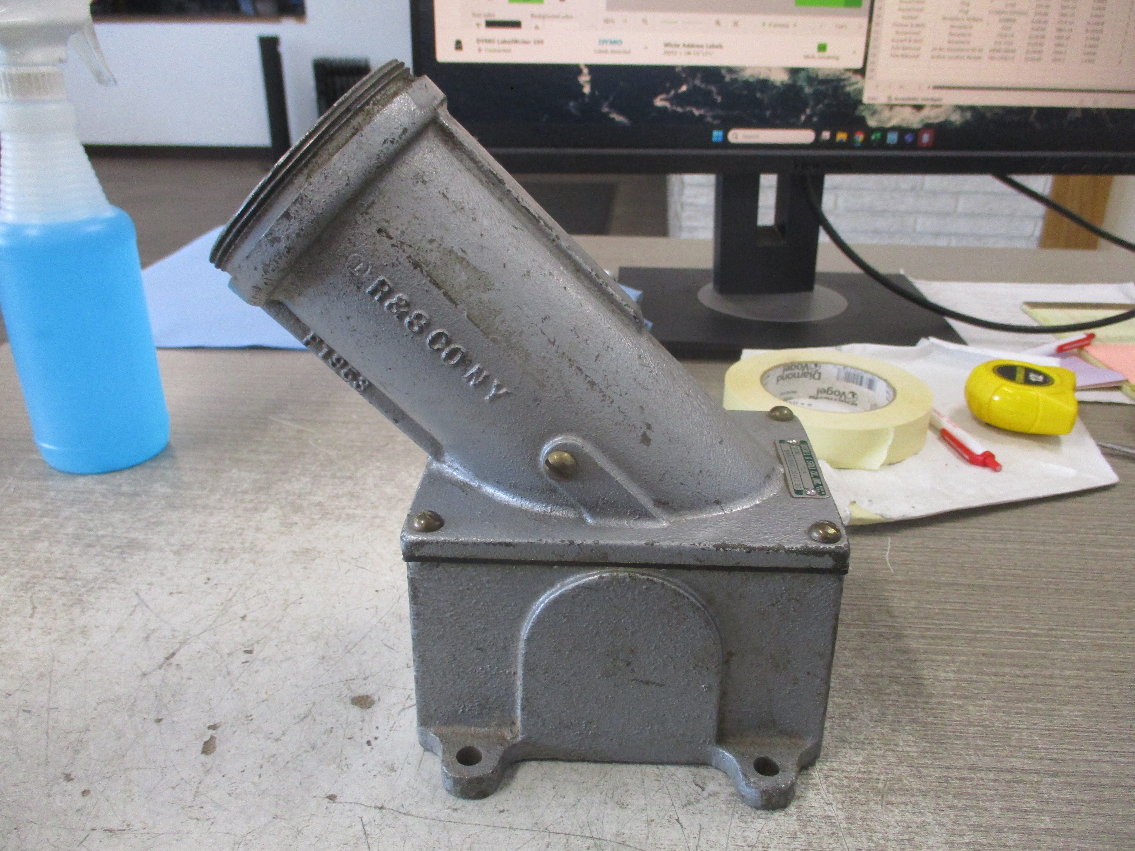 Russellstoll Receptacle w/Base 7324 60A 600V 3P 4W *Missing (2) Feet*