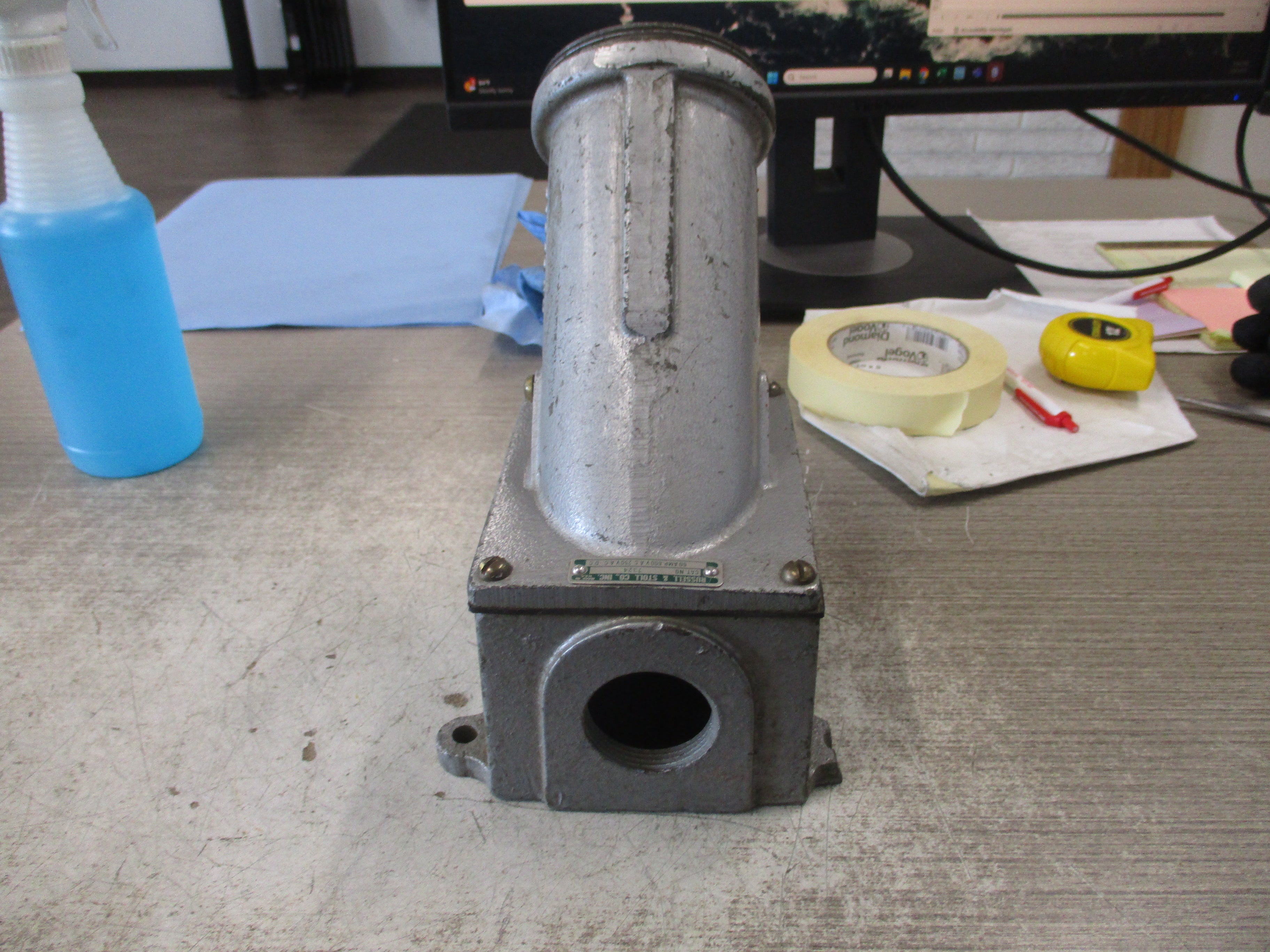 Russellstoll Receptacle w/Base 7324 60A 600V 3P 4W *Missing (2) Feet*