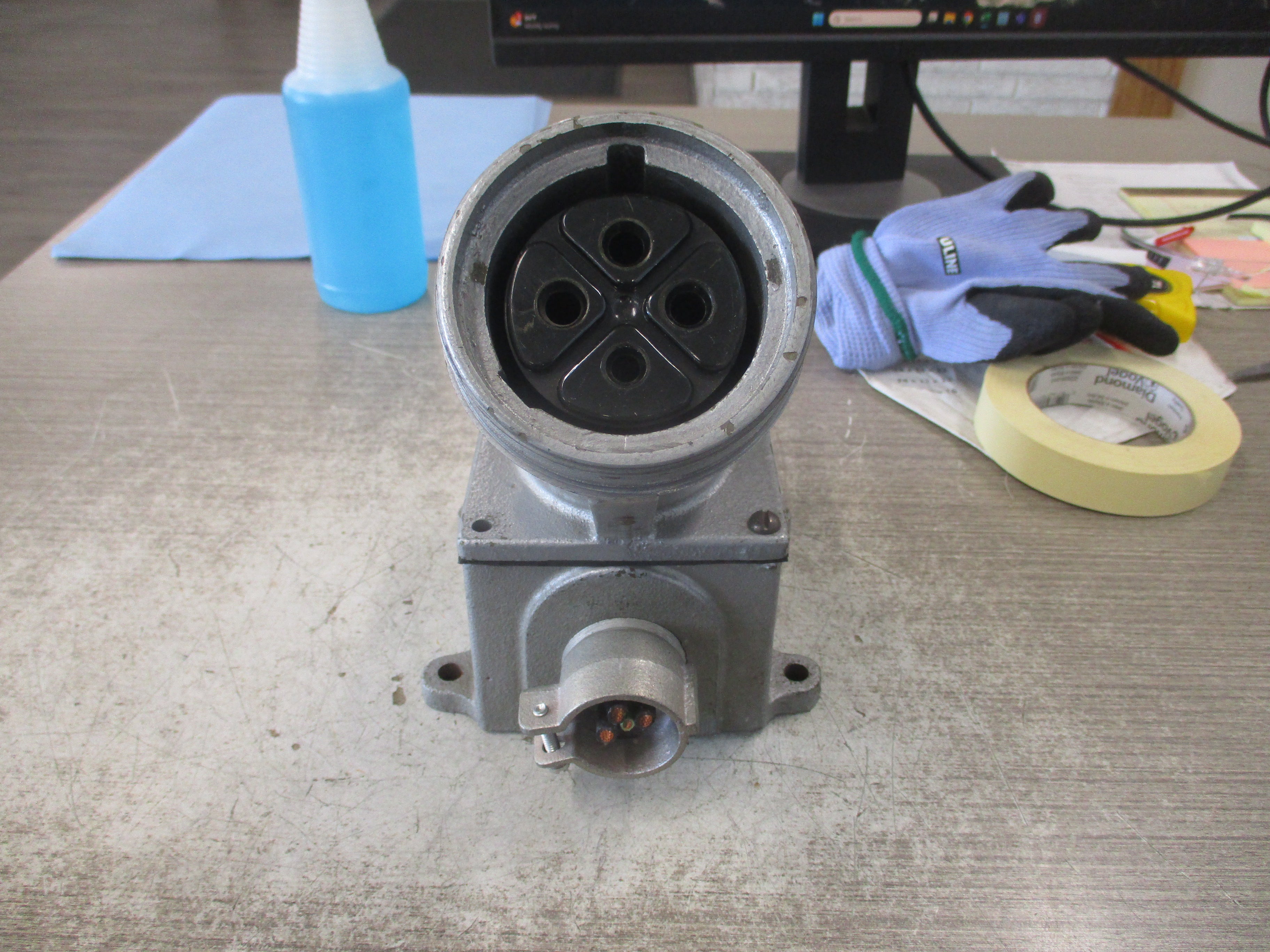 Russellstoll Receptacle w/Base 7324 60A 600V 3P 4W *No Cover*