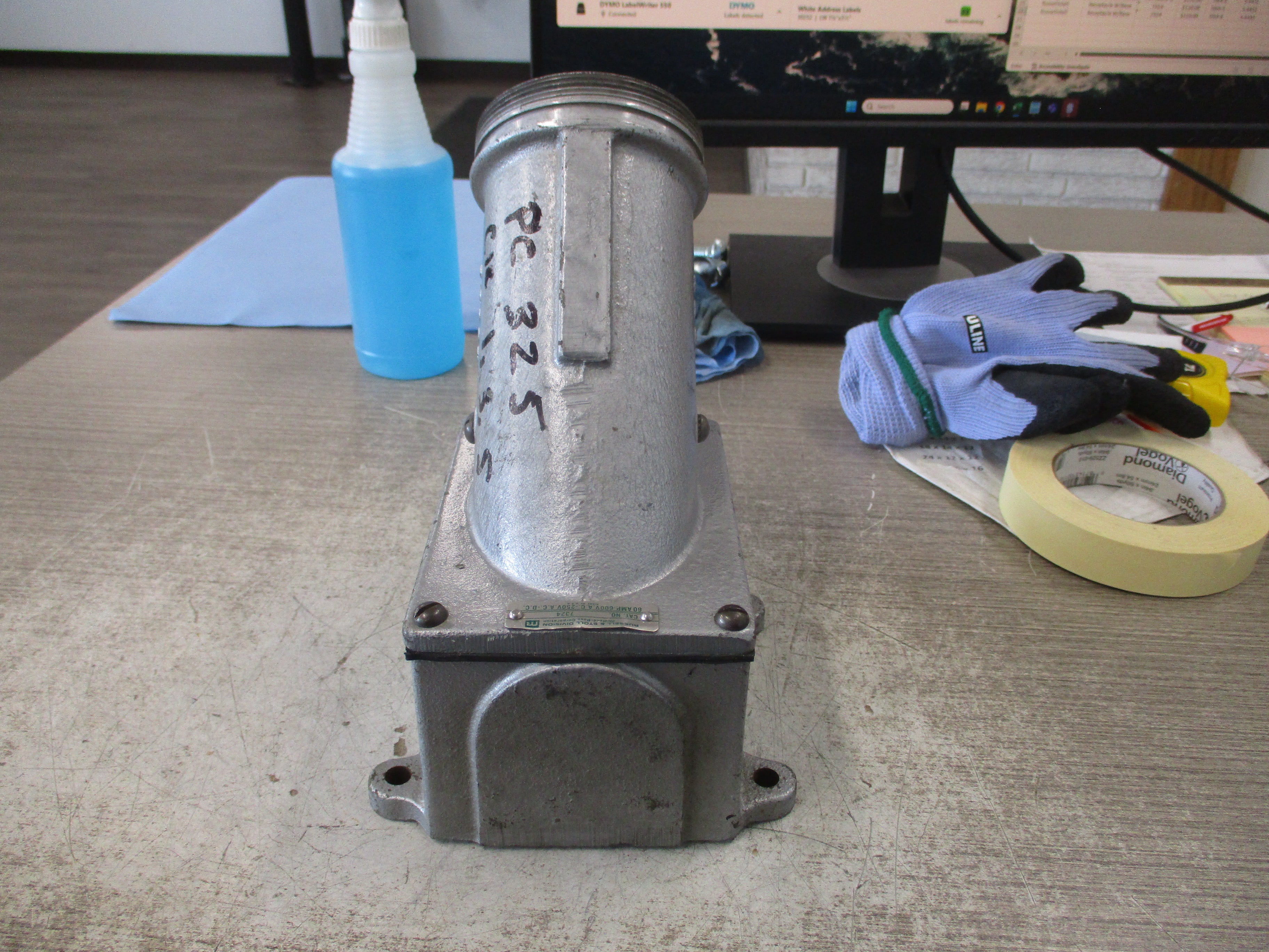 Russellstoll Receptacle w/Base 7324 60A 600V 3P 4W *No Cover*