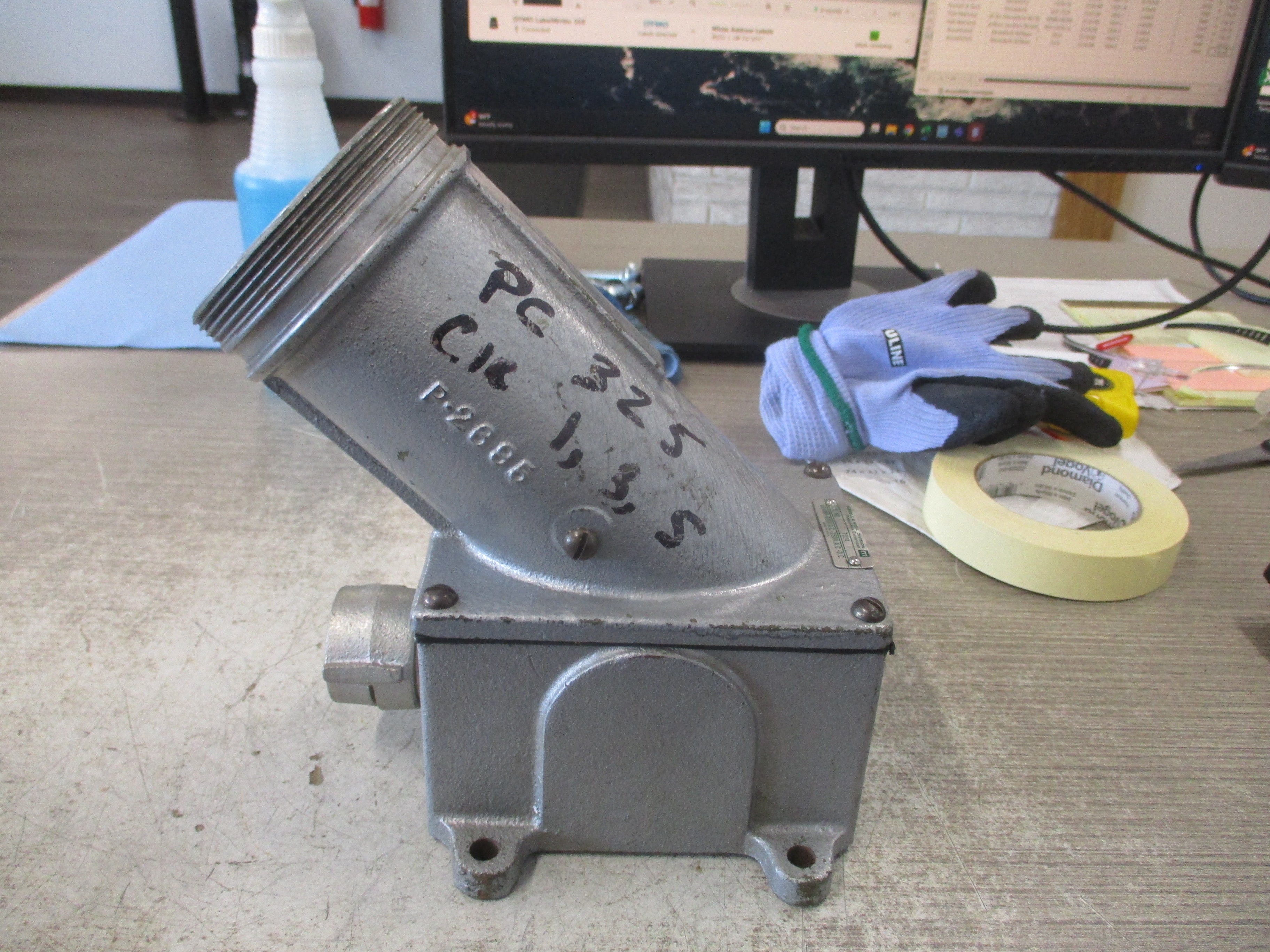 Russellstoll Receptacle w/Base 7324 60A 600V 3P 4W *No Cover*