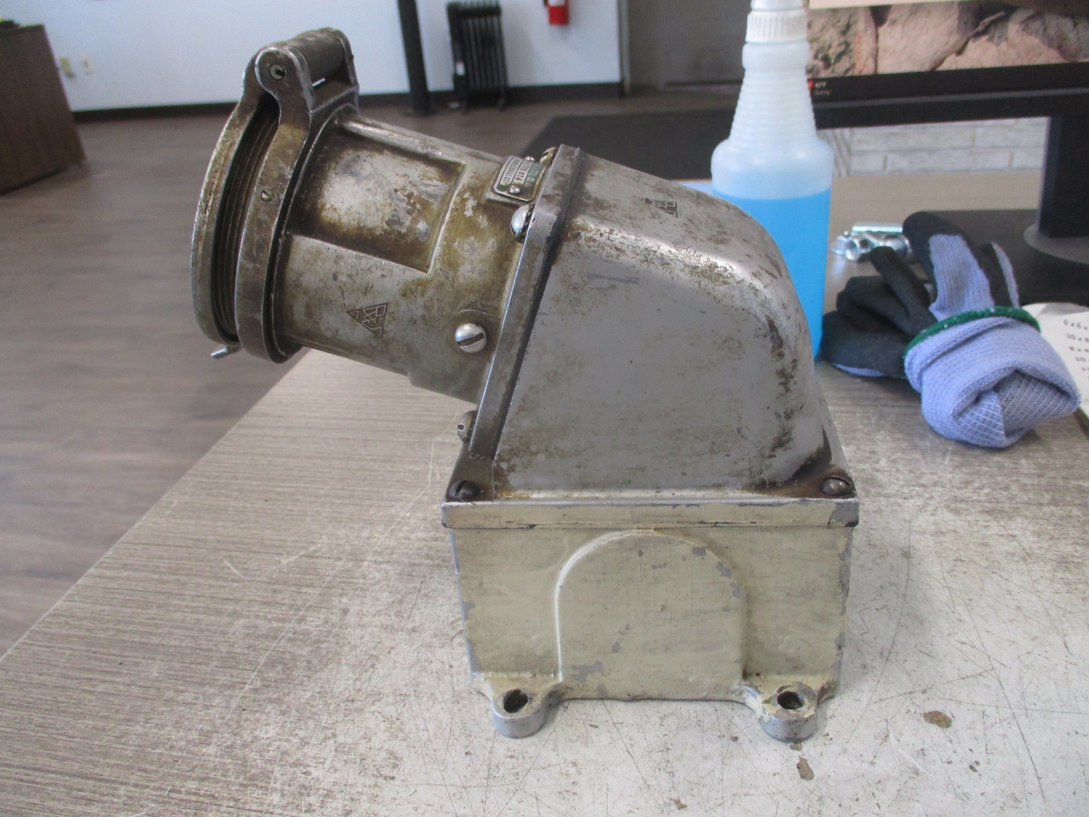 RussellStoll Receptacle LRFA634 60A 480V 4W 3P W/Base & Angle Adapter Used