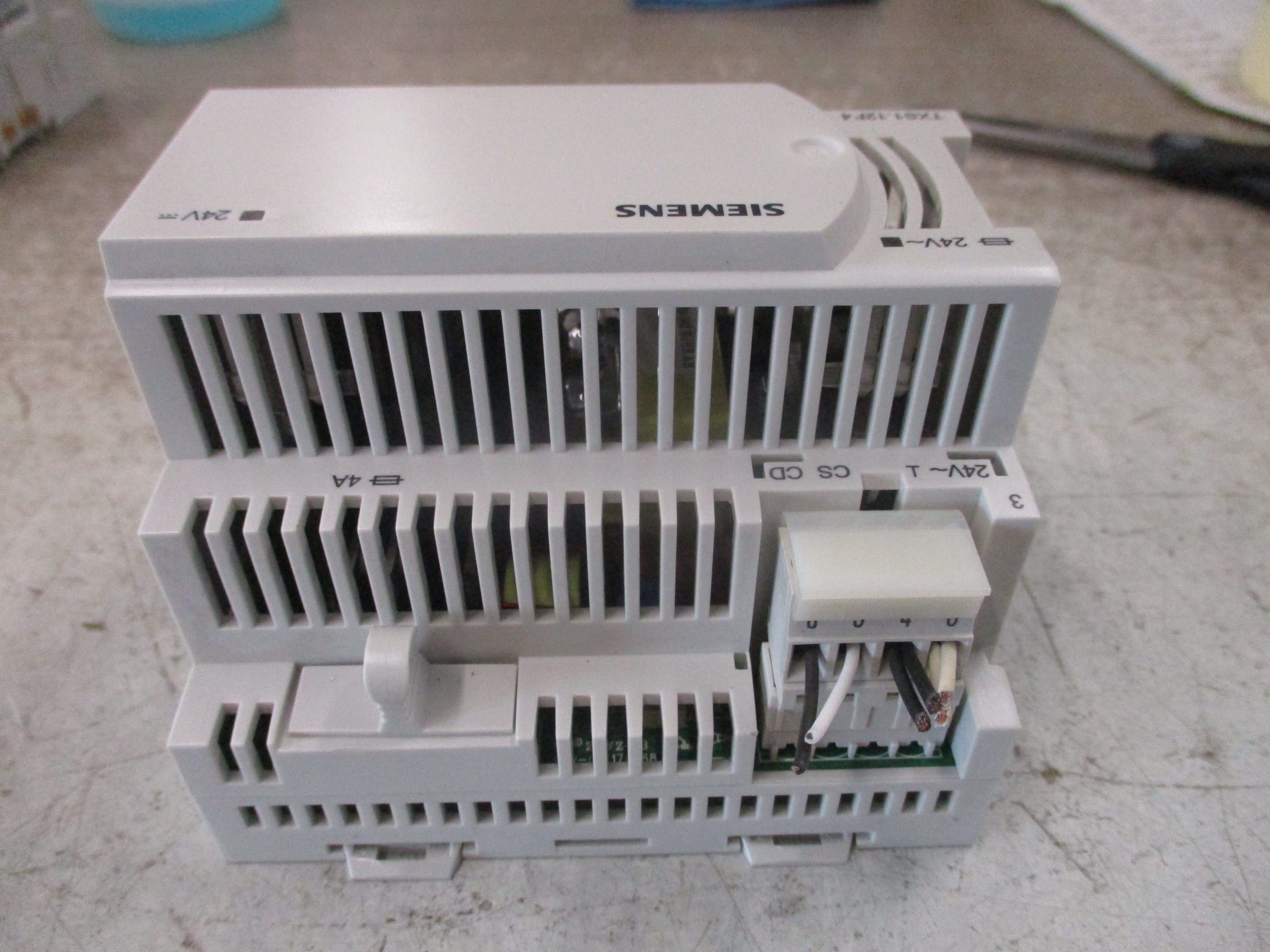 Siemens TX-I/O Power Supply Module TXS1.12F4 Input: 24VAC Output: 24V AC/DC Used