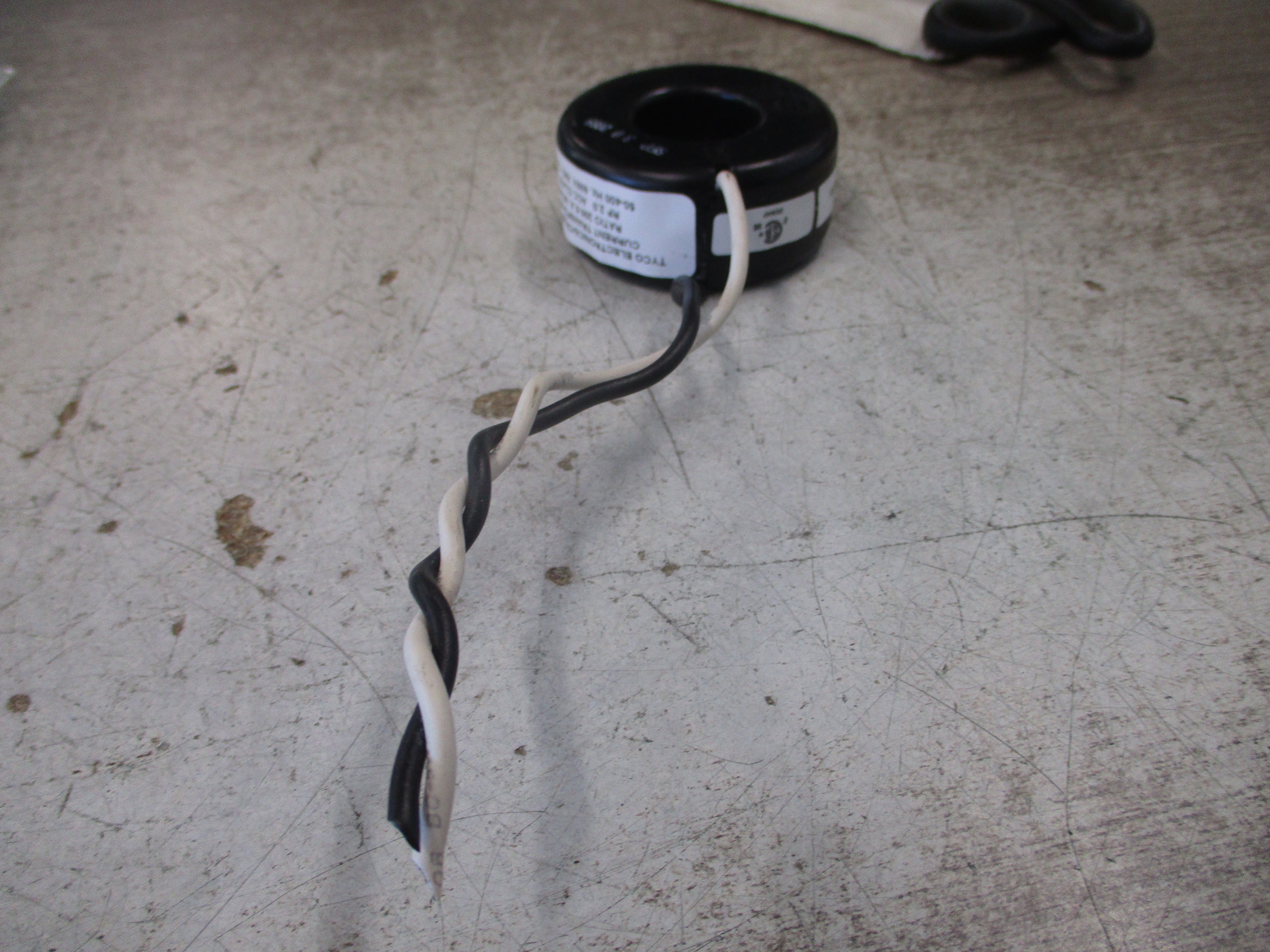 Tyco/Crompton Model 522425P2 Current Transformer 2RL-201-L72 Ratio 200:5A 600V