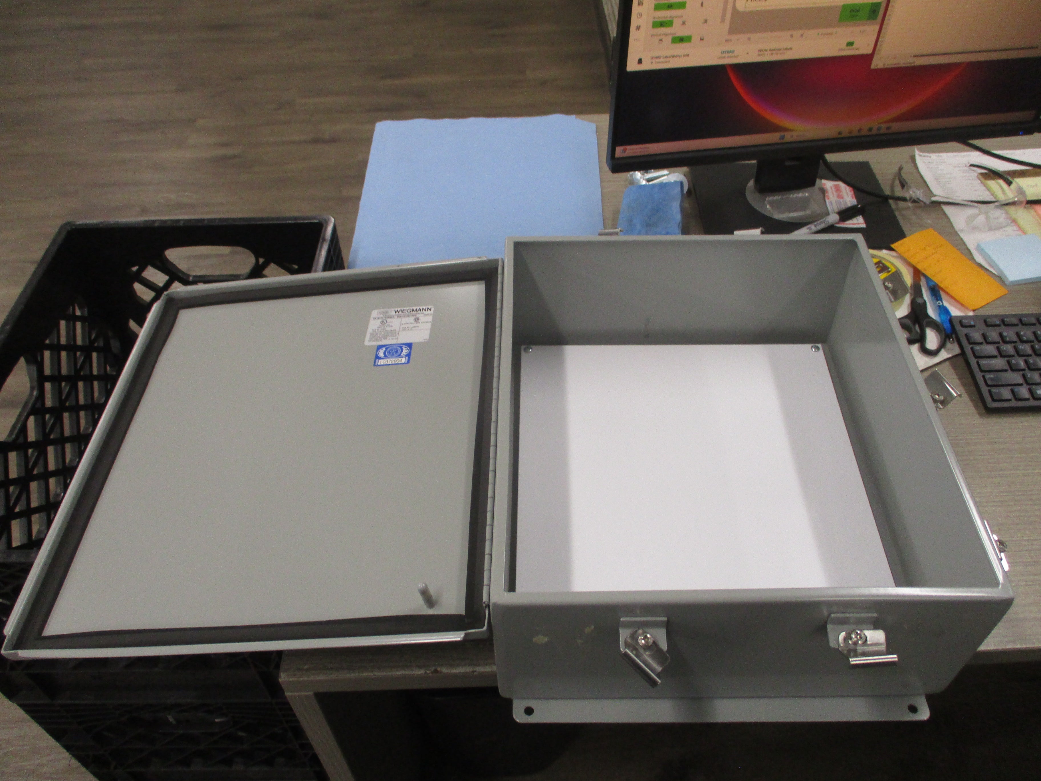 Hubbell Wiegmann Type 4,12,13 Enclosure BN4161406CHWW Size: 16"x14"x6"