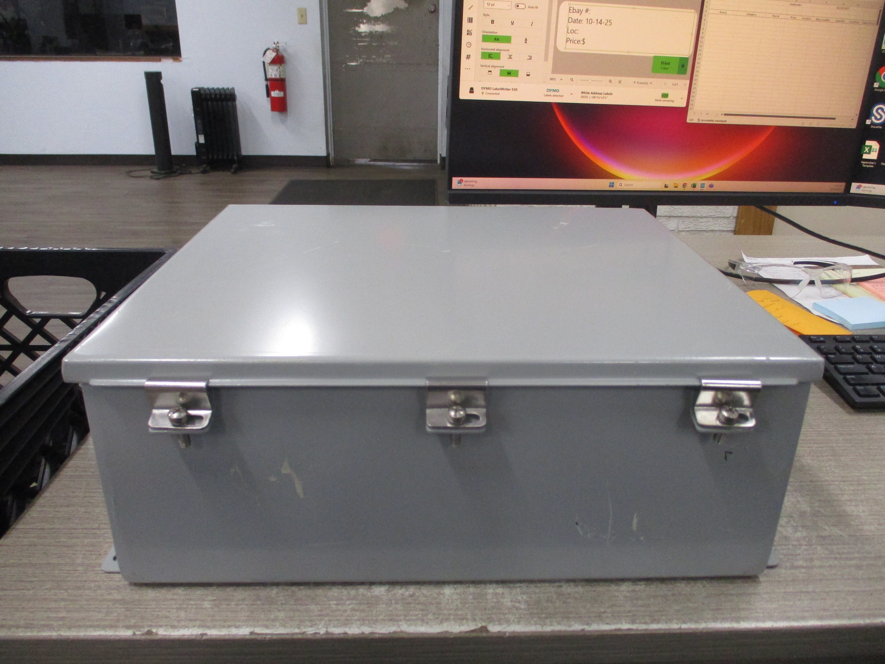 Hubbell Wiegmann Type 4,12,13 Enclosure BN4161406CHWW Size: 16"x14"x6"