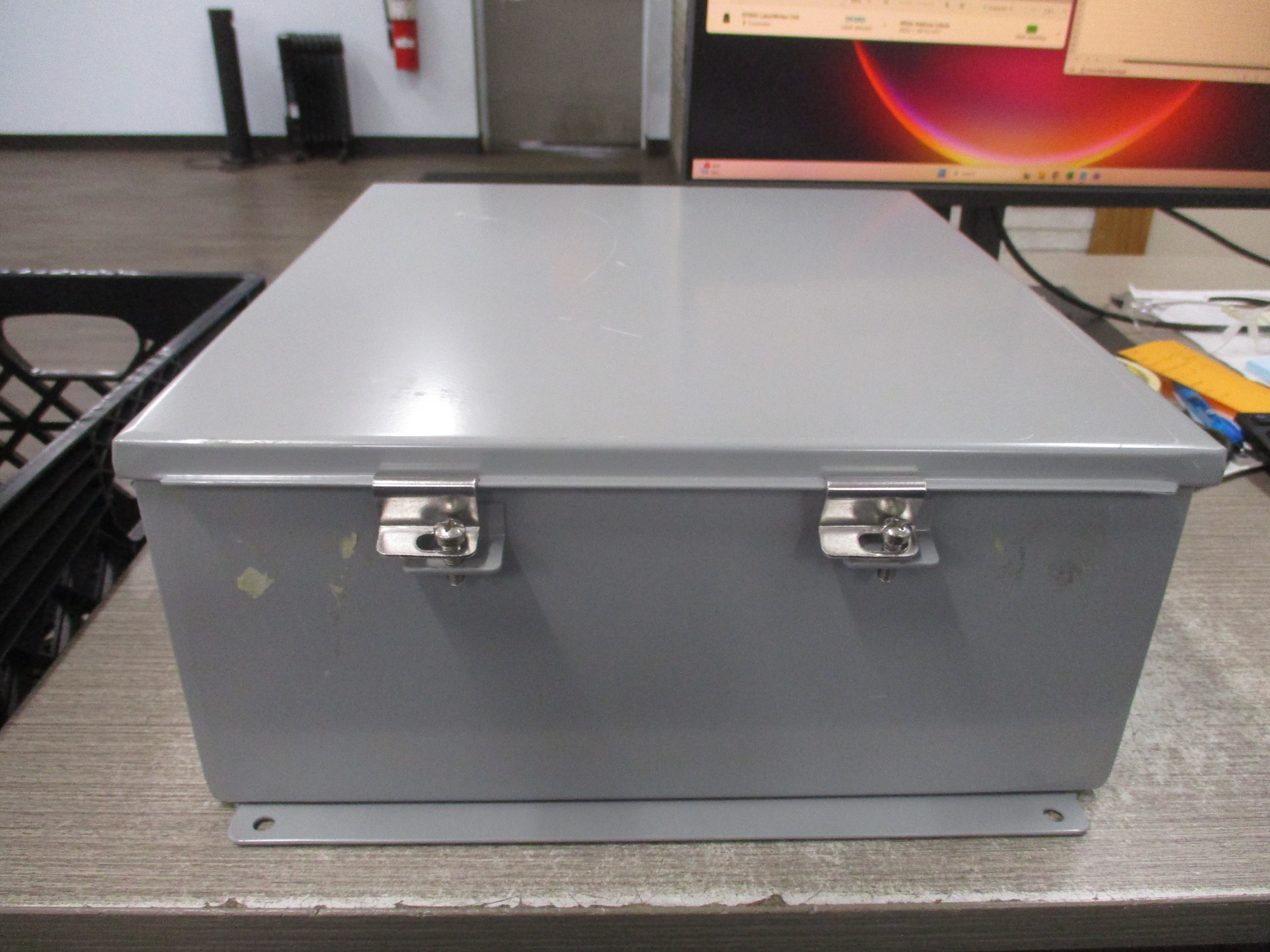 Hubbell Wiegmann Type 4,12,13 Enclosure BN4161406CHWW Size: 16"x14"x6"