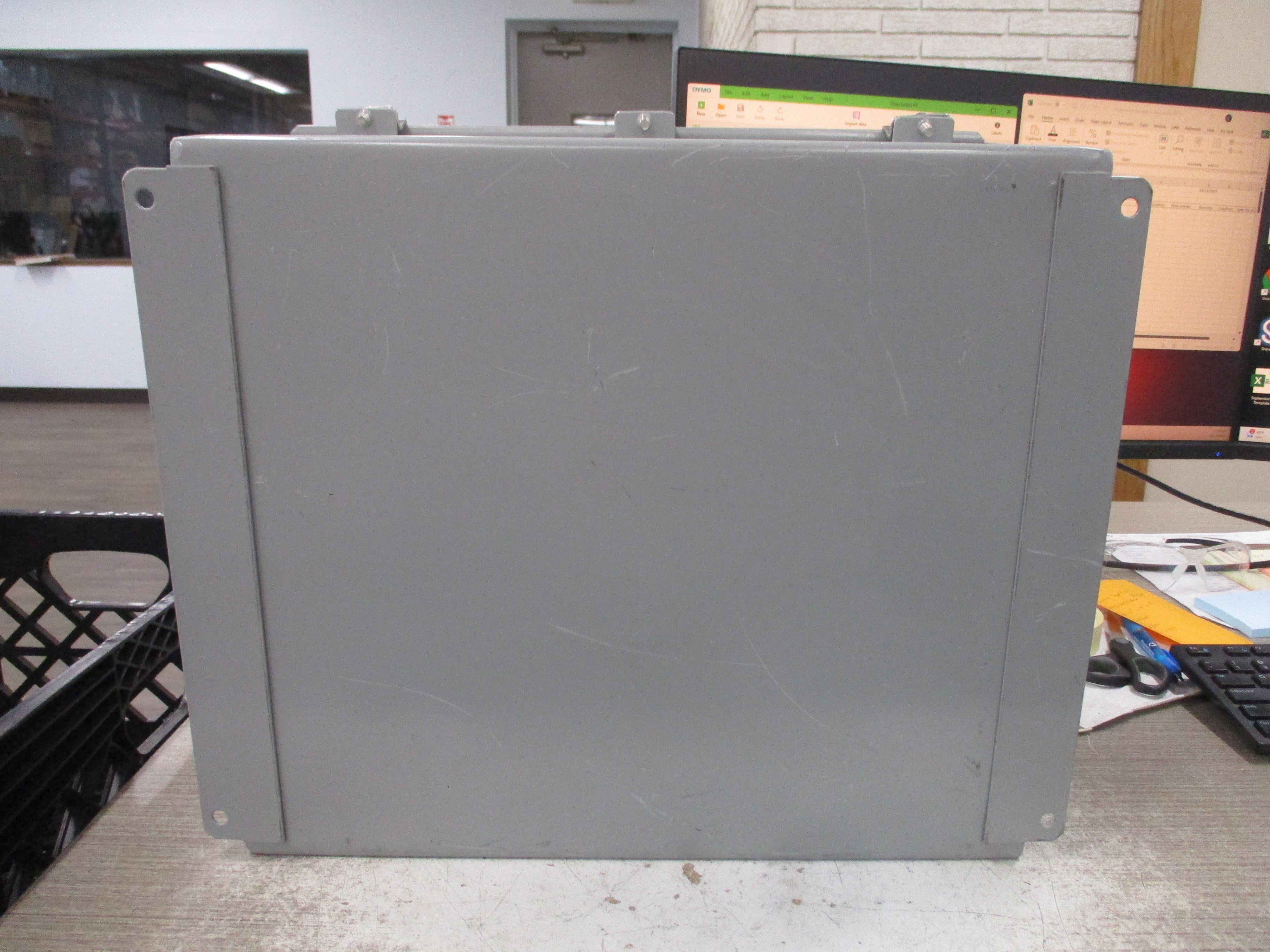 Hubbell Wiegmann Type 4,12,13 Enclosure BN4161406CHWW Size: 16"x14"x6"