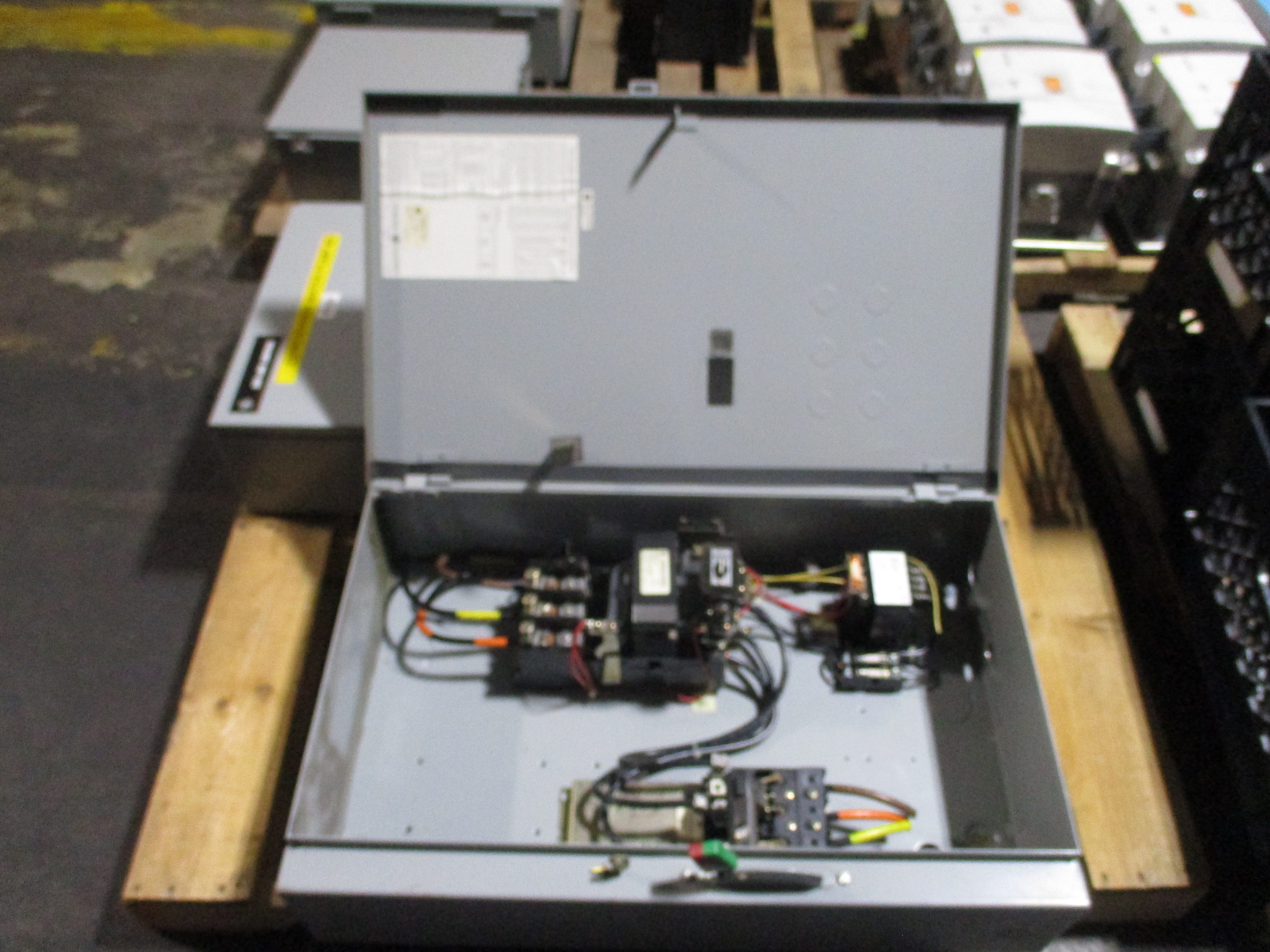 GE Non-Fusible Size 3 Combination CR308E1041AAETDB 115-120V Coil 90A 600V Used