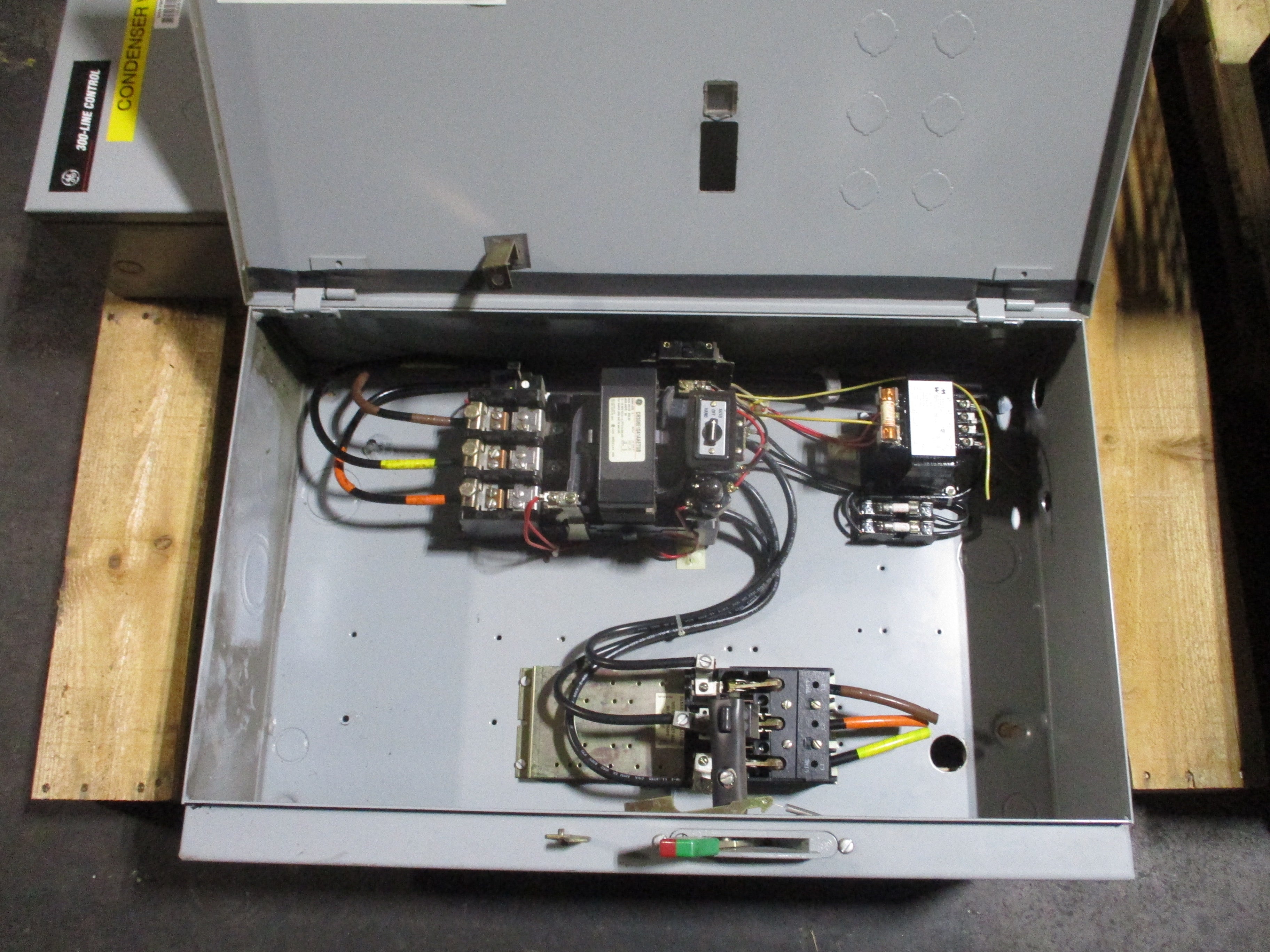 GE Non-Fusible Size 3 Combination CR308E1041AAETDB 115-120V Coil 90A 600V Used