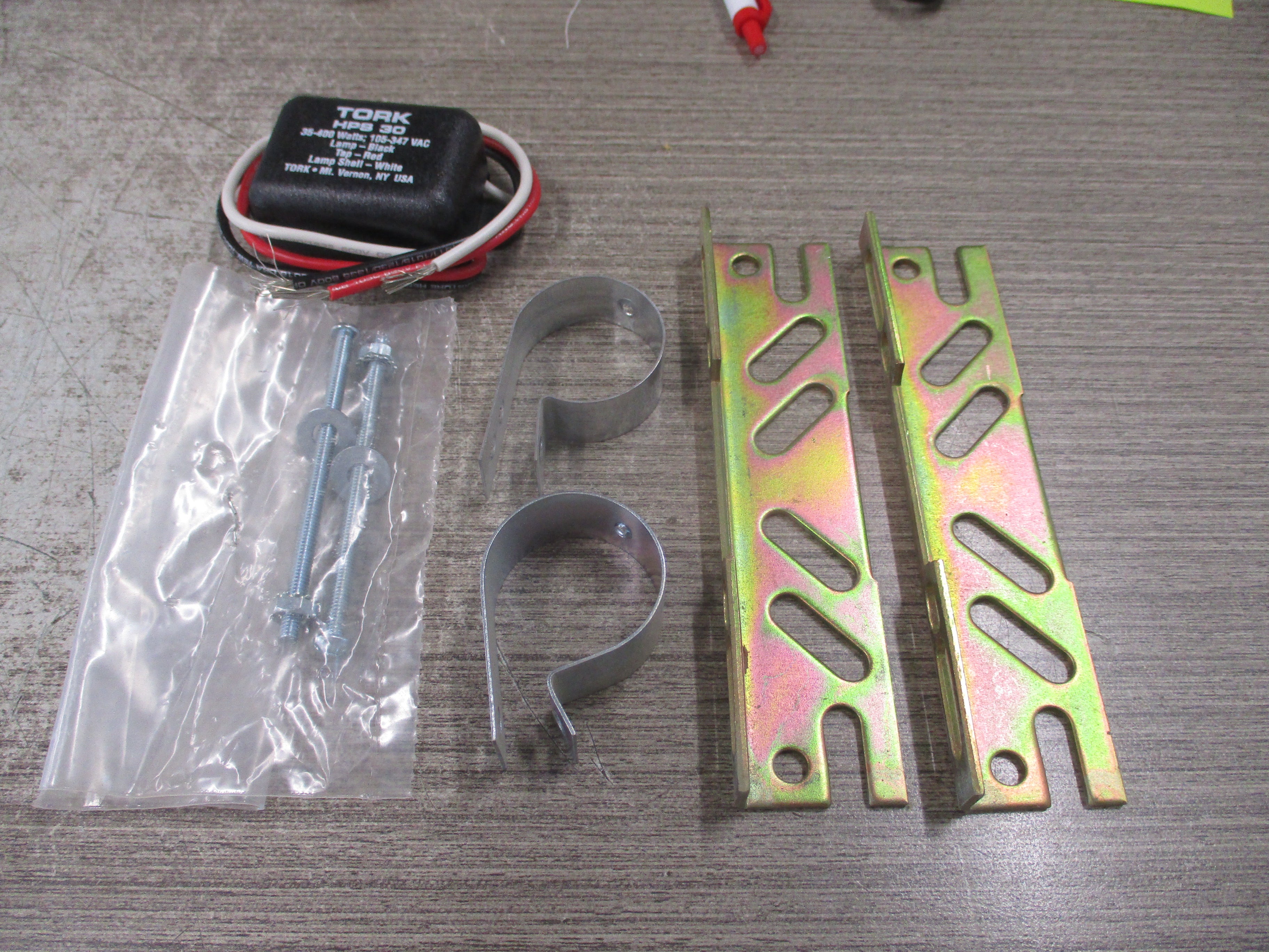 Universal Lighting High Pressure Sodium Ballast Kit S150MLTLC3M-500K 150W