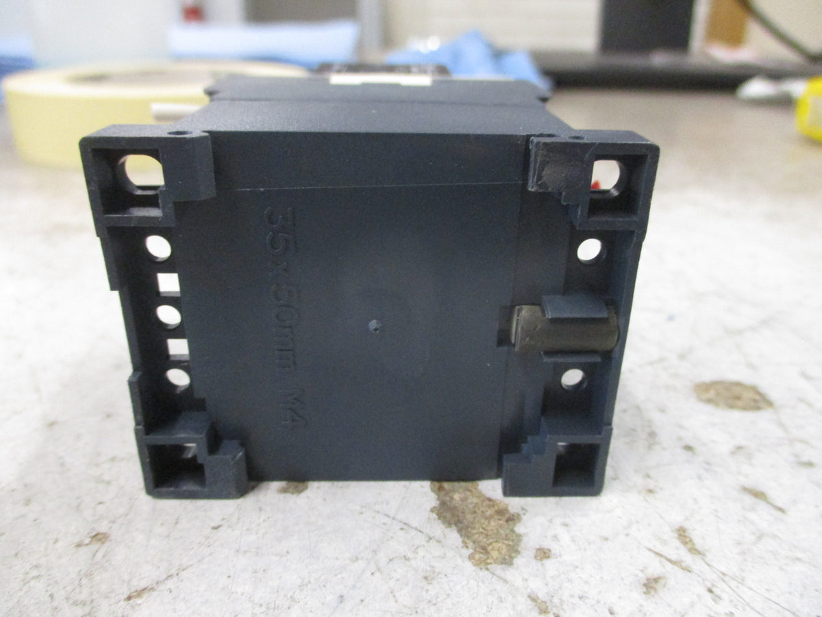 Telemecanique Contactor LC1K12 10F7 110 V Coil 20 A 600 V Used